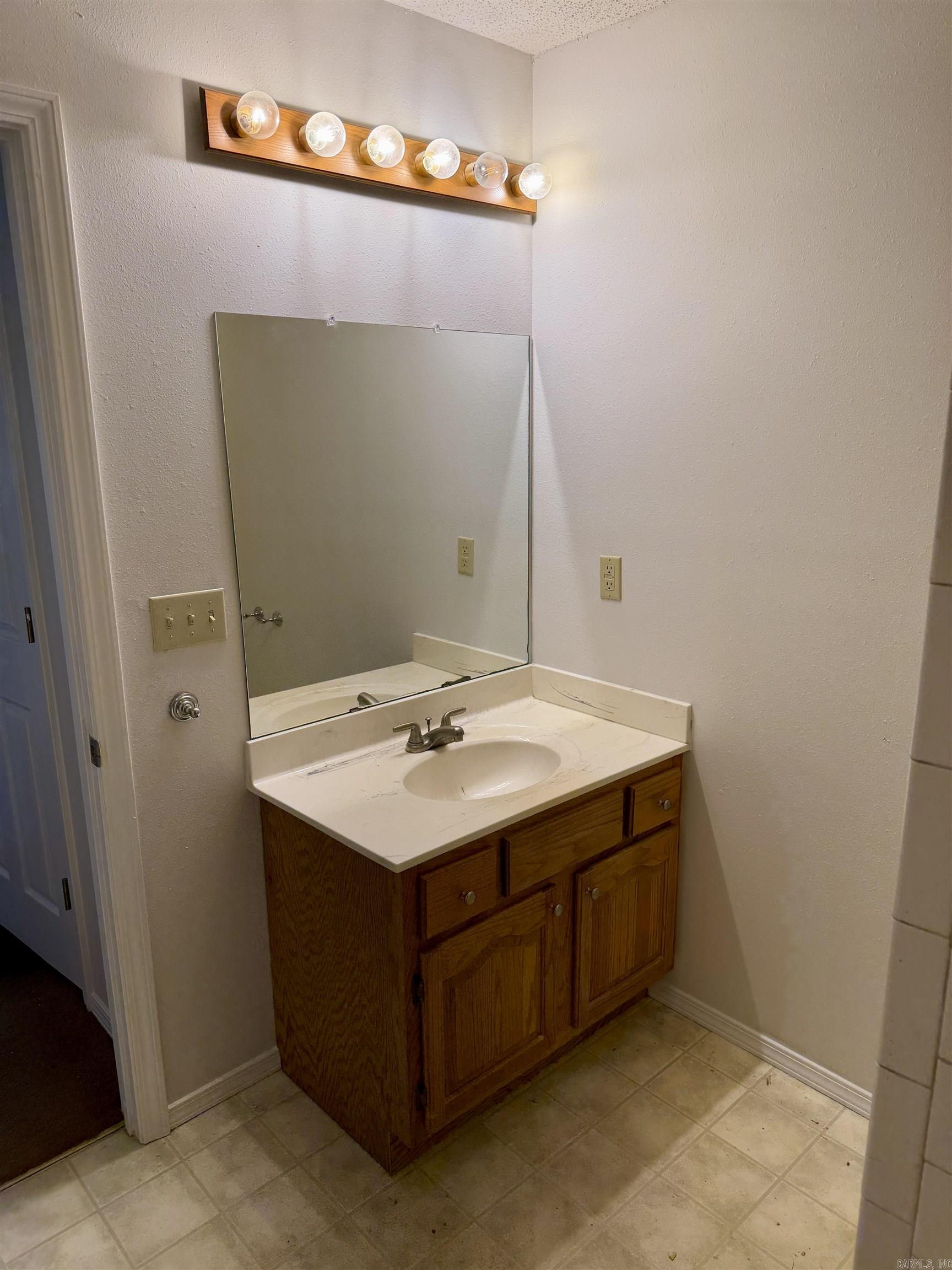 LAKEVIEW VILLAGE - Residential