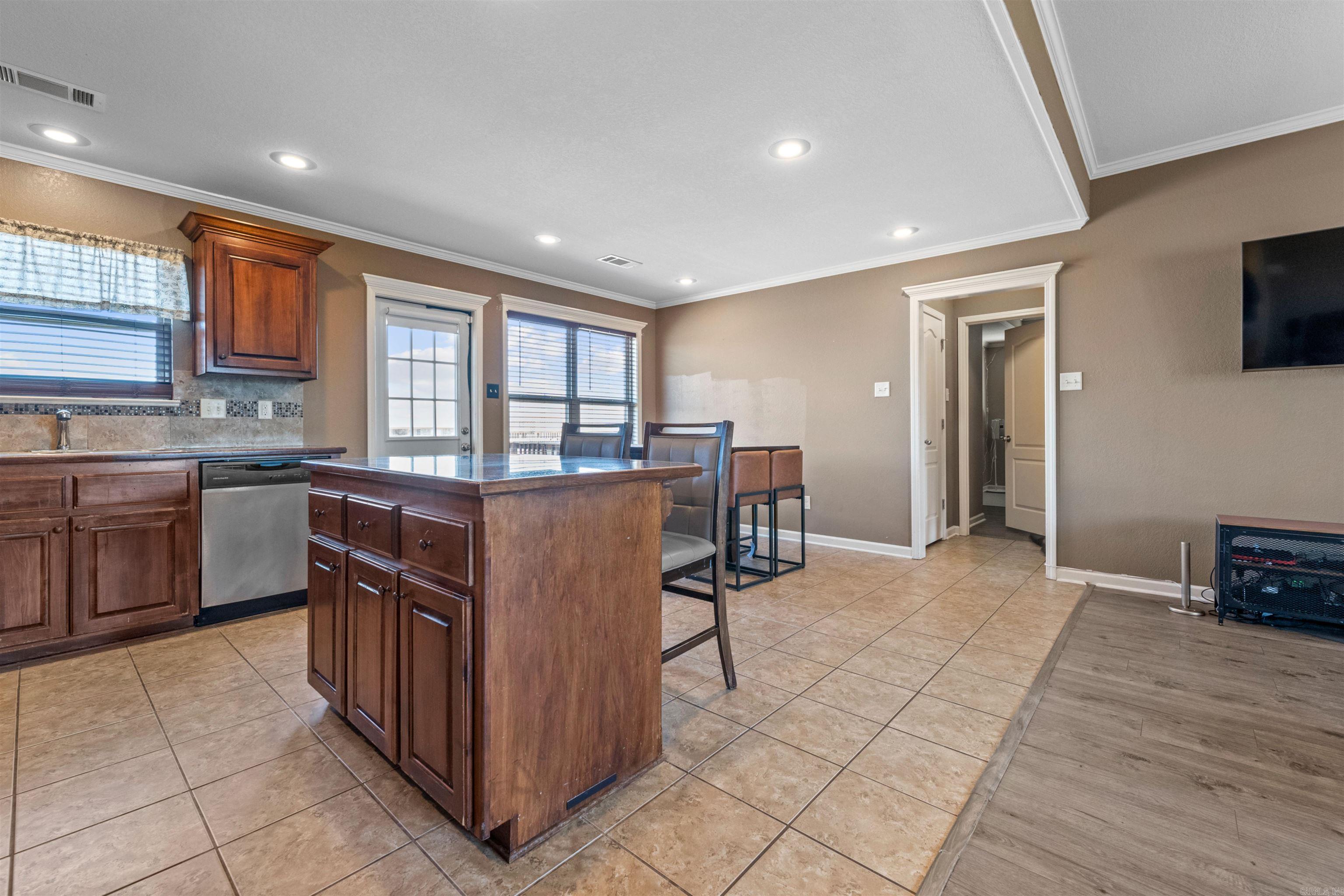 JAXON TERRACE - Residential