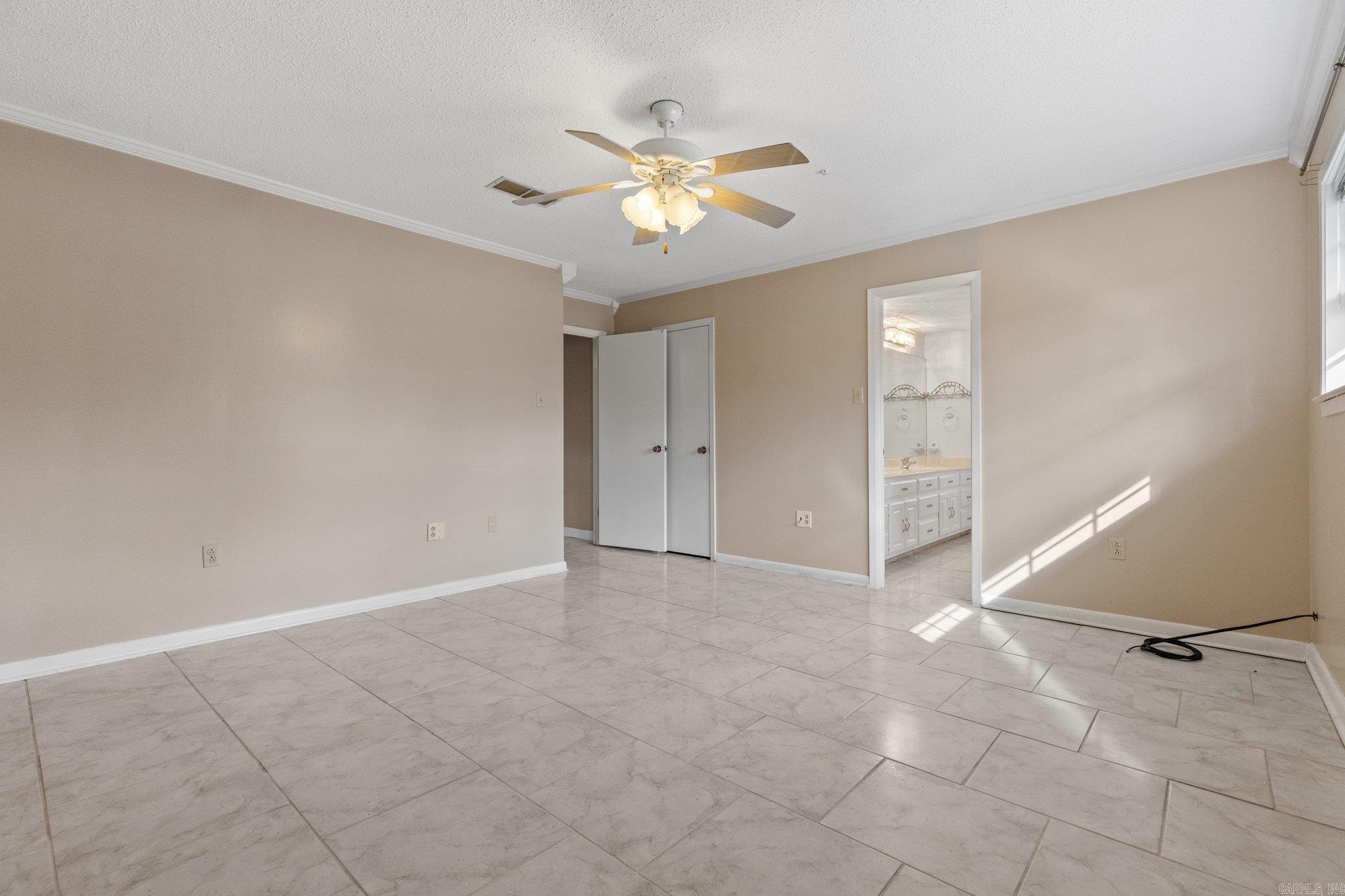 WOODLAND ACRES - Residential