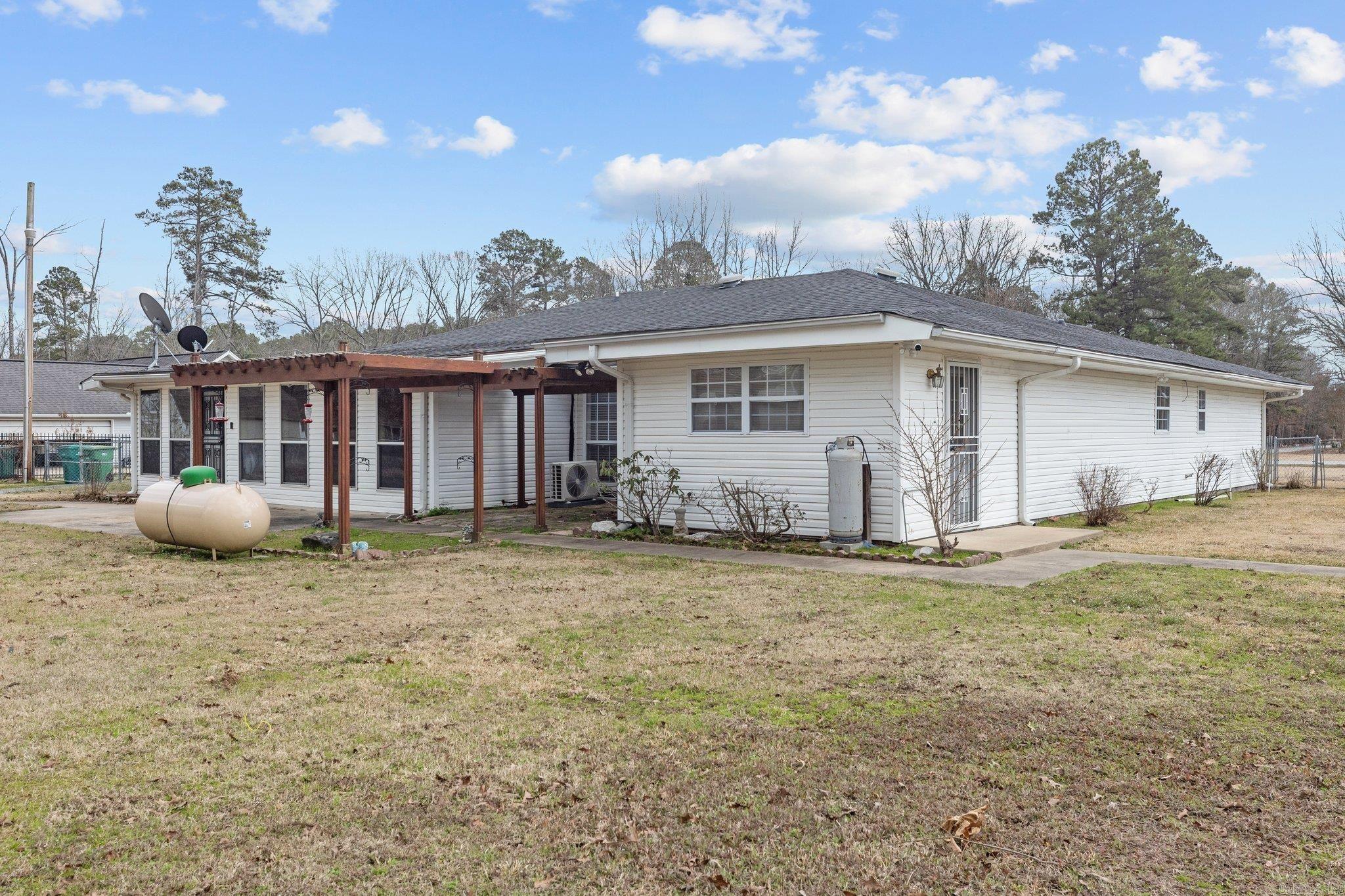 WOODLAND ACRES - Residential