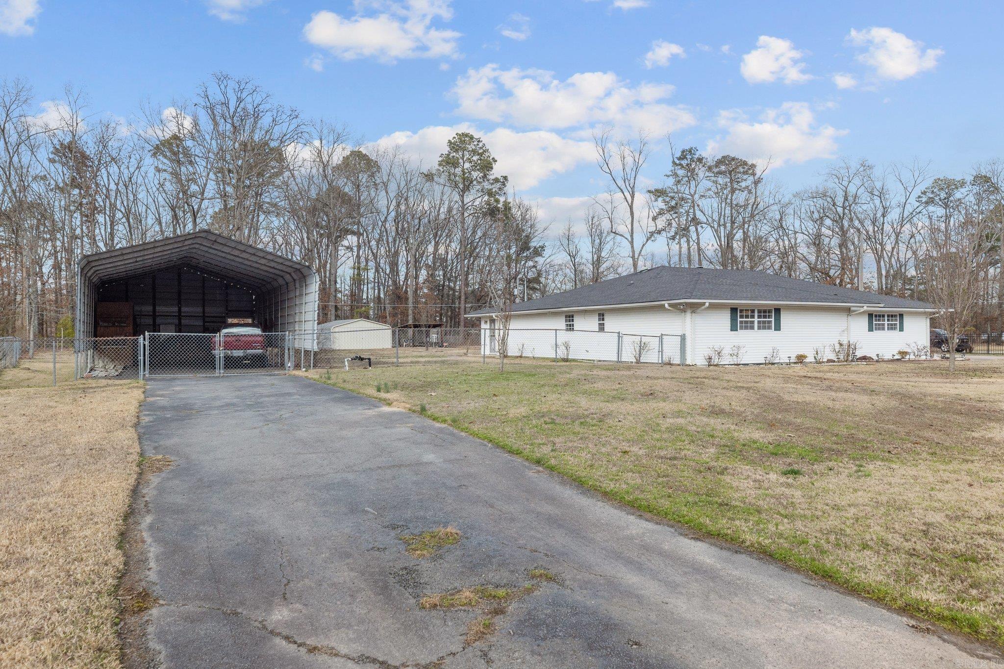 WOODLAND ACRES - Residential