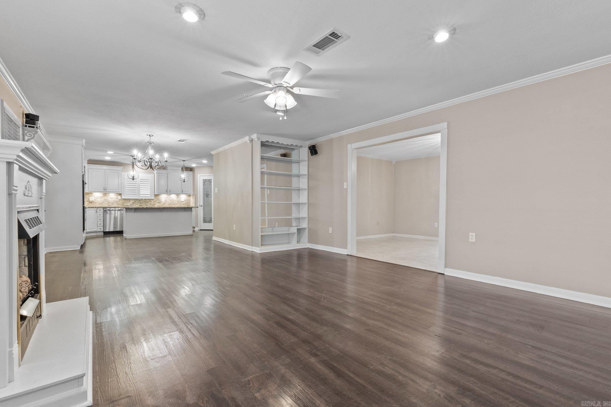 WOODLAND ACRES - Residential