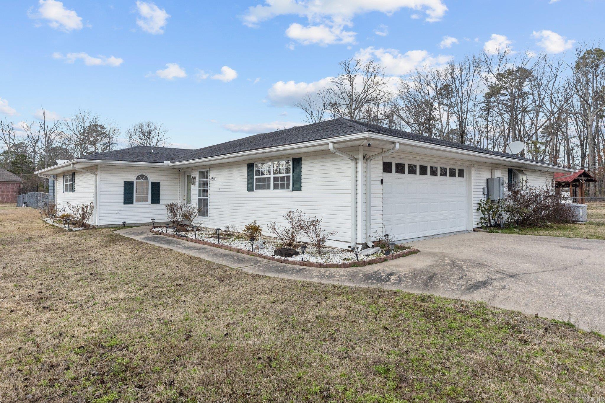 WOODLAND ACRES - Residential