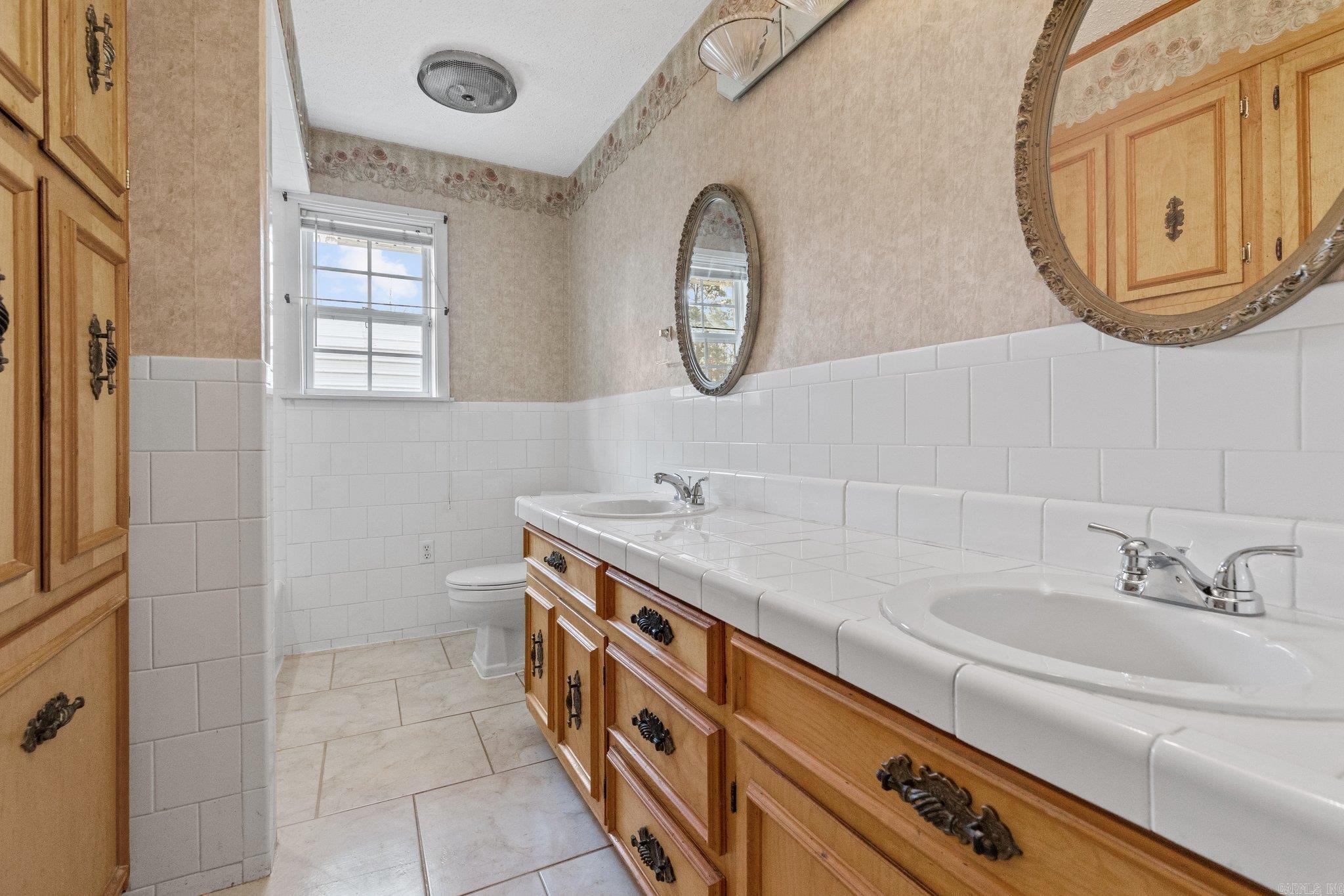 WOODLAND ACRES - Residential