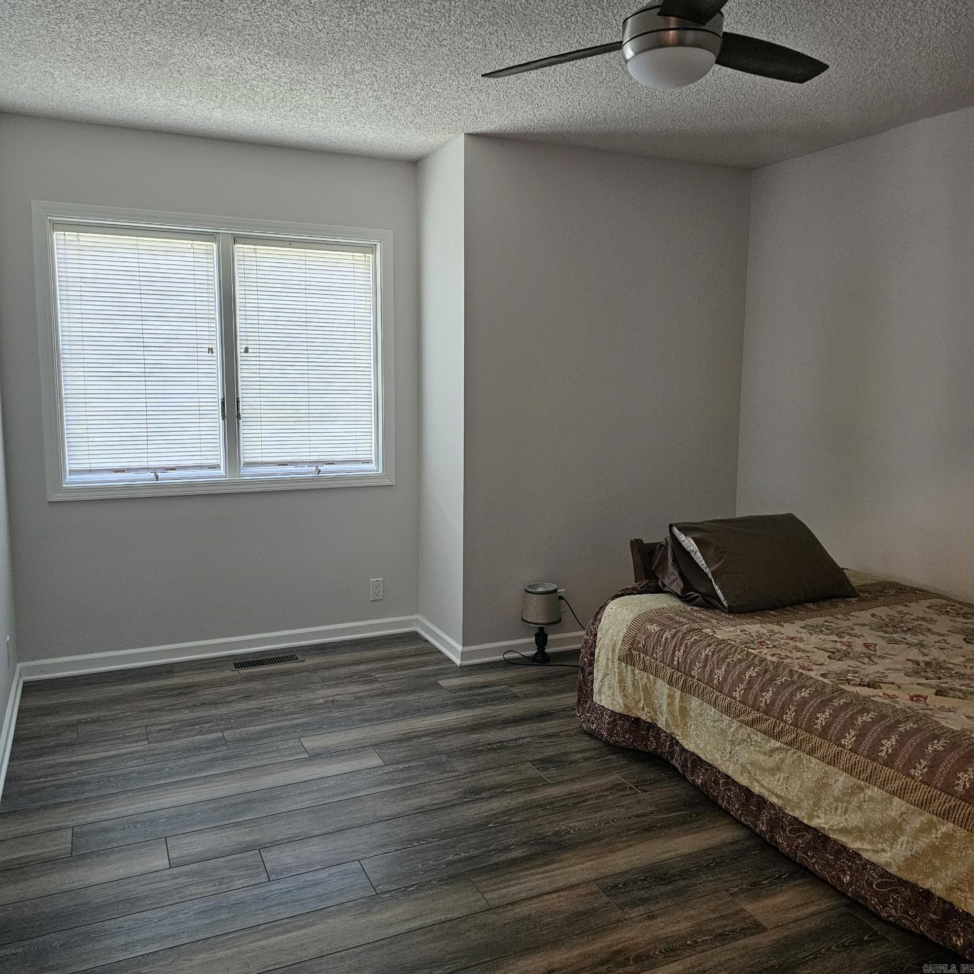 ARISTA COURTS - Residential