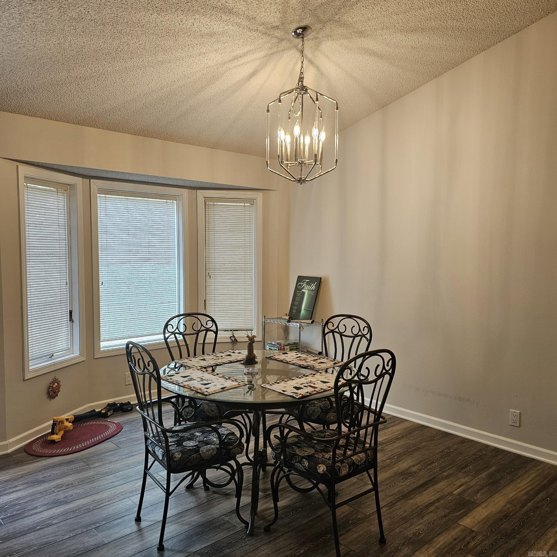 ARISTA COURTS - Residential
