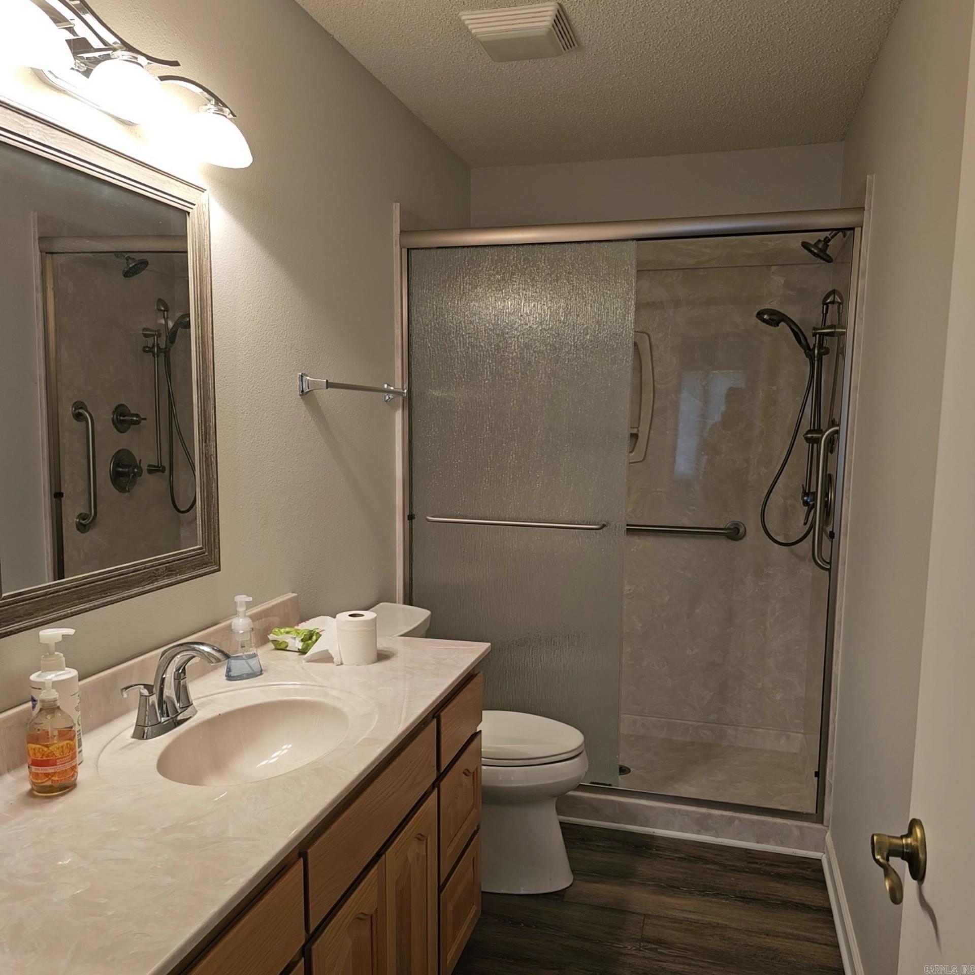 ARISTA COURTS - Residential