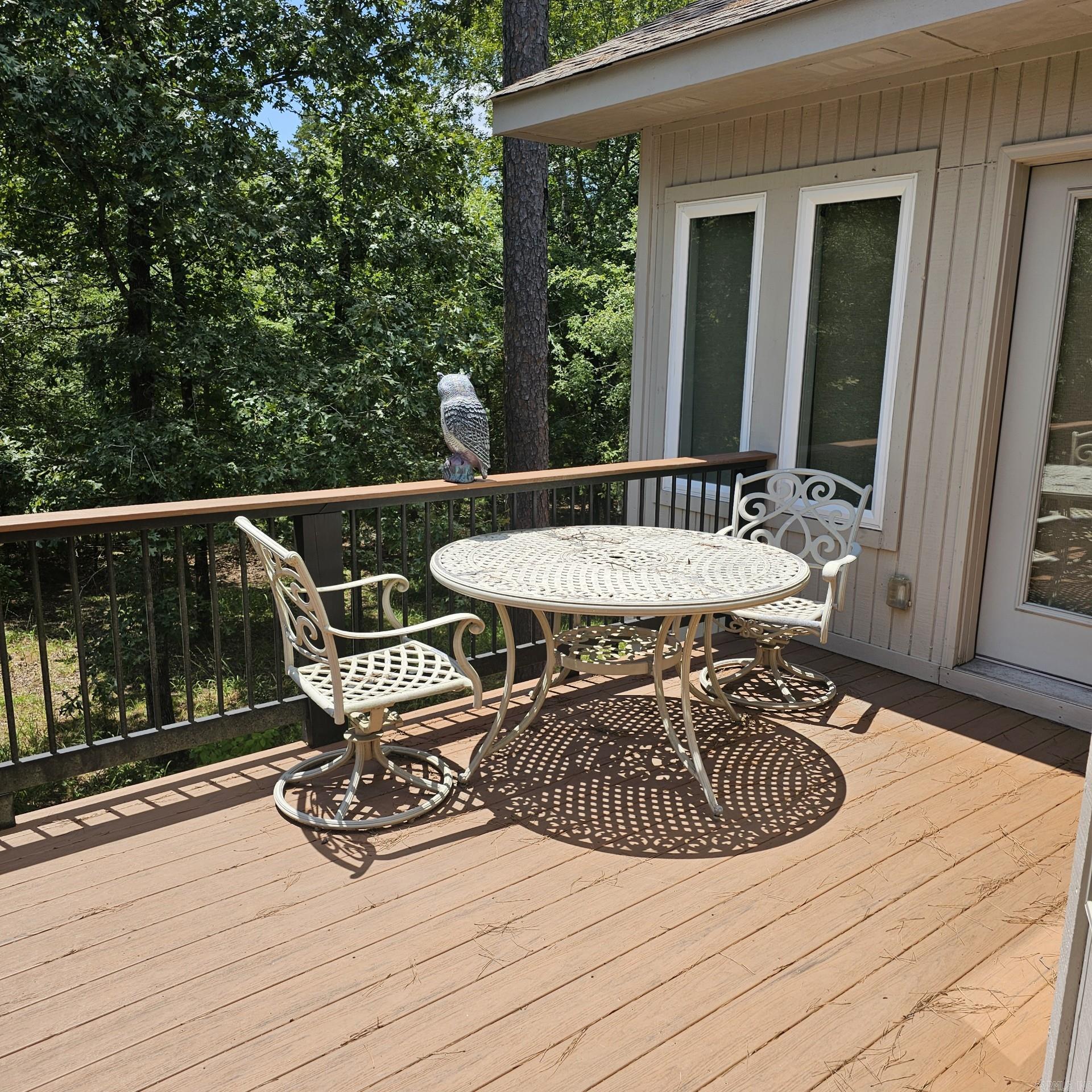 ARISTA COURTS - Residential