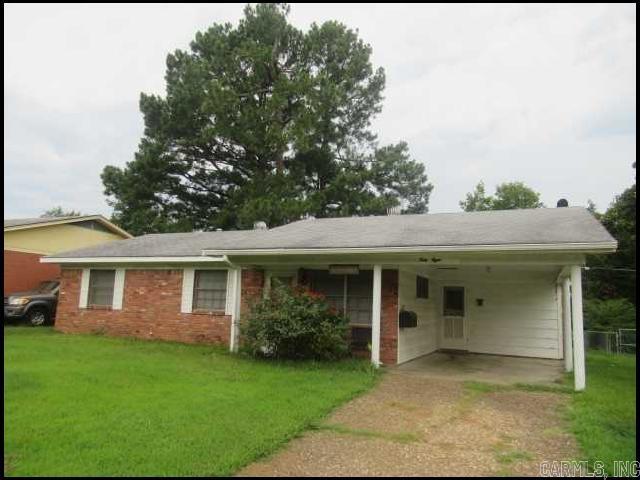 SPACIOUS HOME IN THE TANGLEWOOD SUBDIVISION!! This 3 Bedroom And 1.5 Bath Home Features Almost 1600 Sqft! Gas Range, Refrigerator, And Dishwasher Provided In Kitchen! Washer/Dryer Hookups! Fenced Backyard! 1 Car Carport For Parking! PET FRIENDLY!! AVAILABLE LATE SEPTEMBER 2025!!!