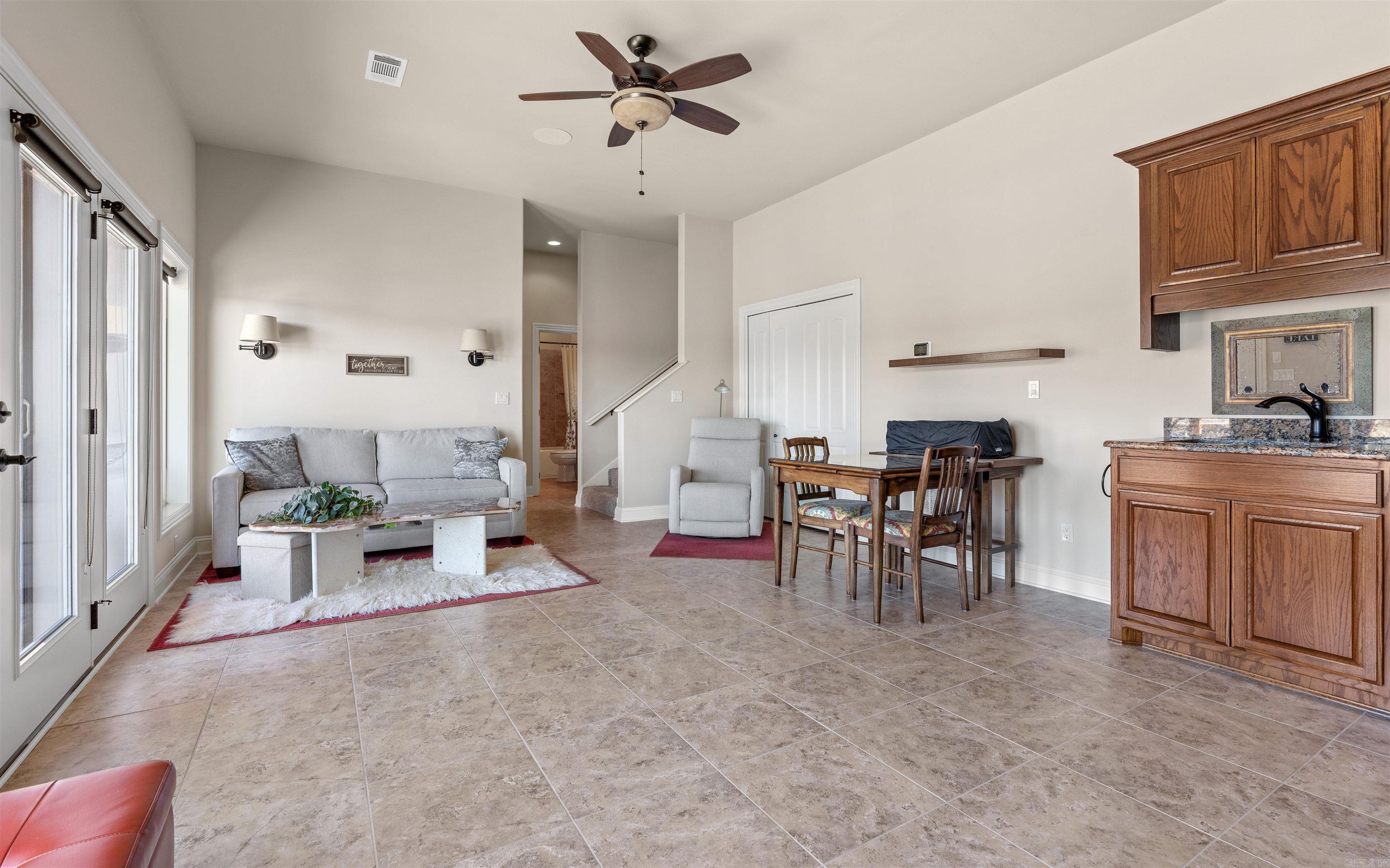 Saldana - Residential