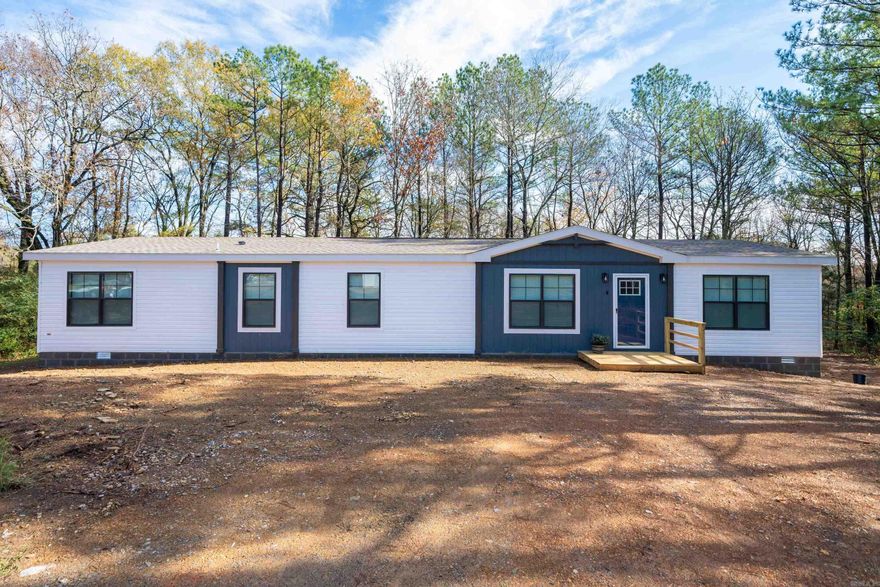 New, new, new! 2023 4 bed/3 bath Manufactured home sitting on 1/2 an acre in Lake Hamilton School District. Spacious, open floor plan with breakfast bar, large walk-in pantry, nicely sized rooms, extra living area/room, laundry room, and great front and back porches to enjoy the outdoors. This could all be yours!