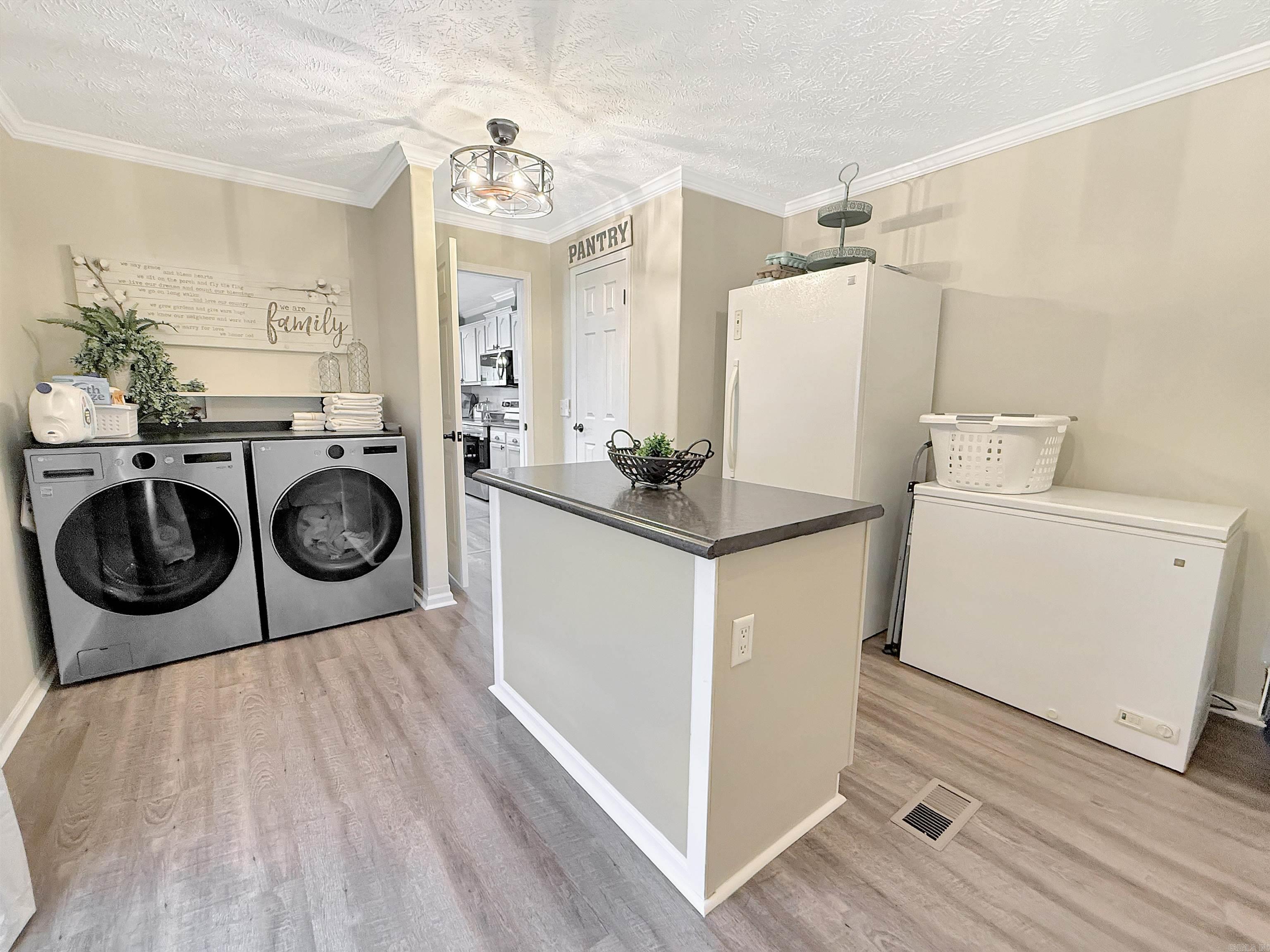 CUSHMAN M&B - Residential