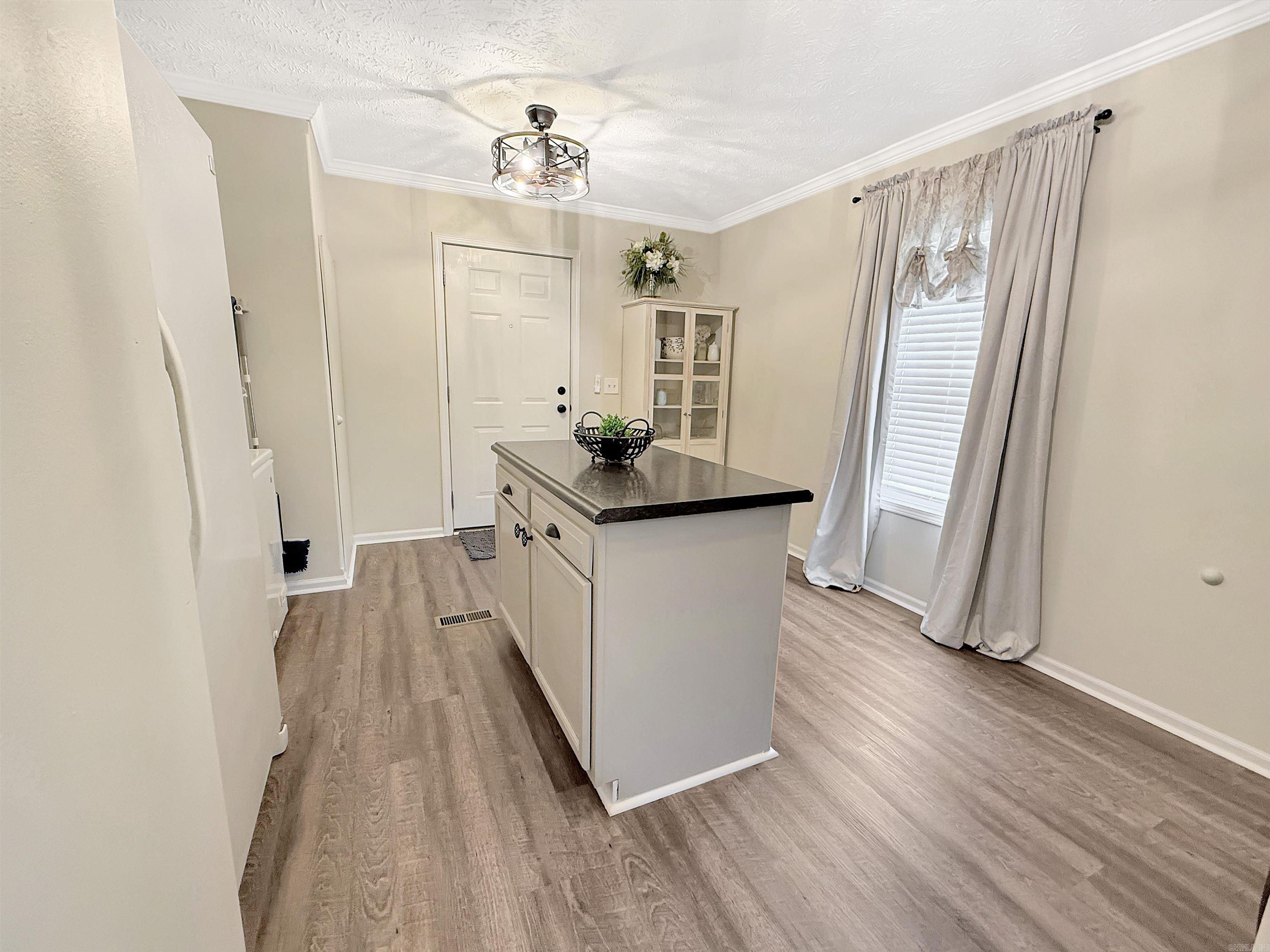 CUSHMAN M&B - Residential