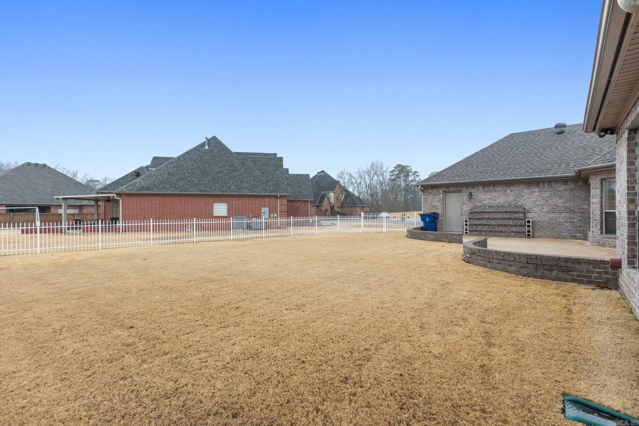 COUNTRY CLUB OF ARK THE - Residential