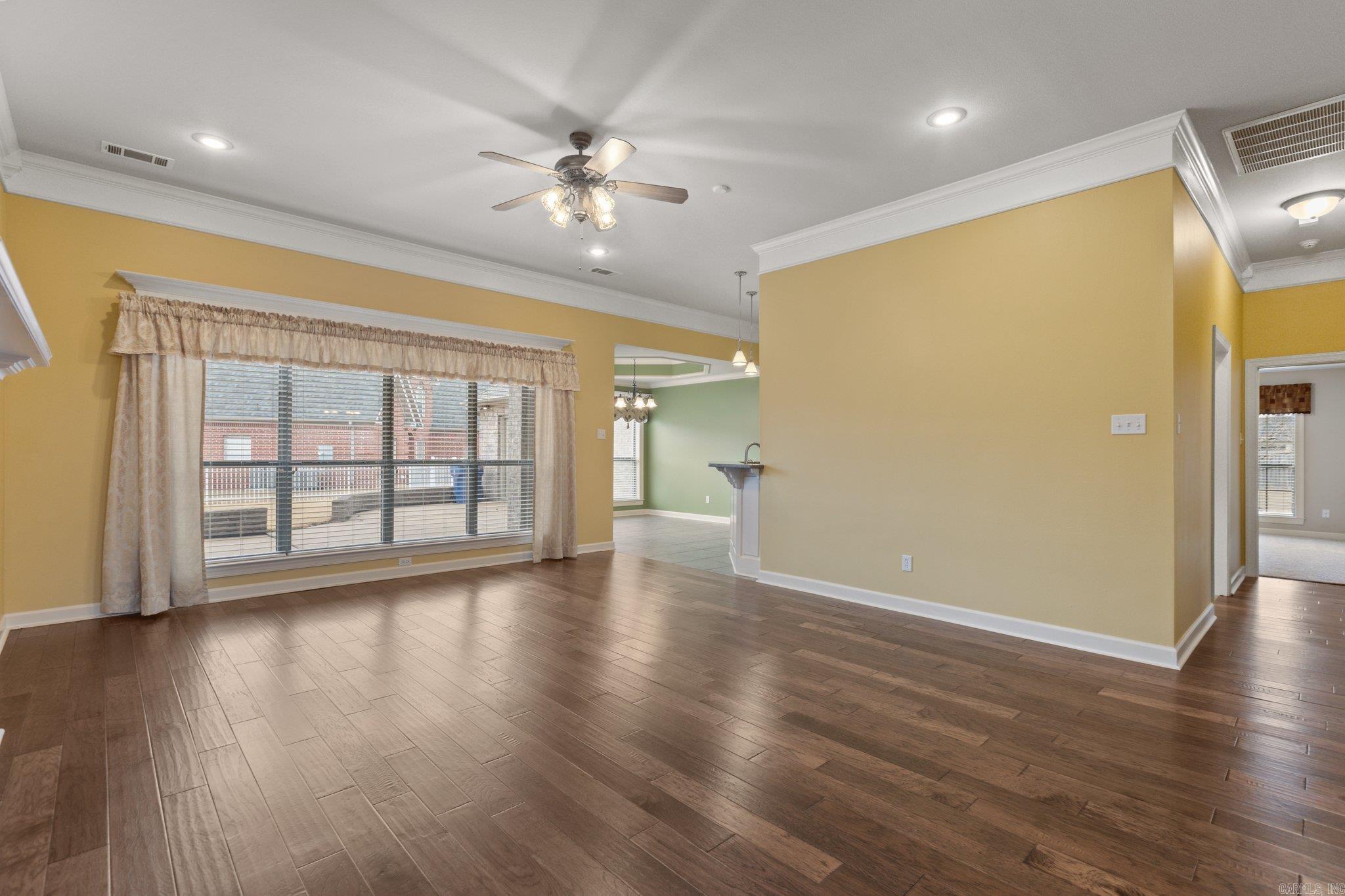 COUNTRY CLUB OF ARK THE - Residential