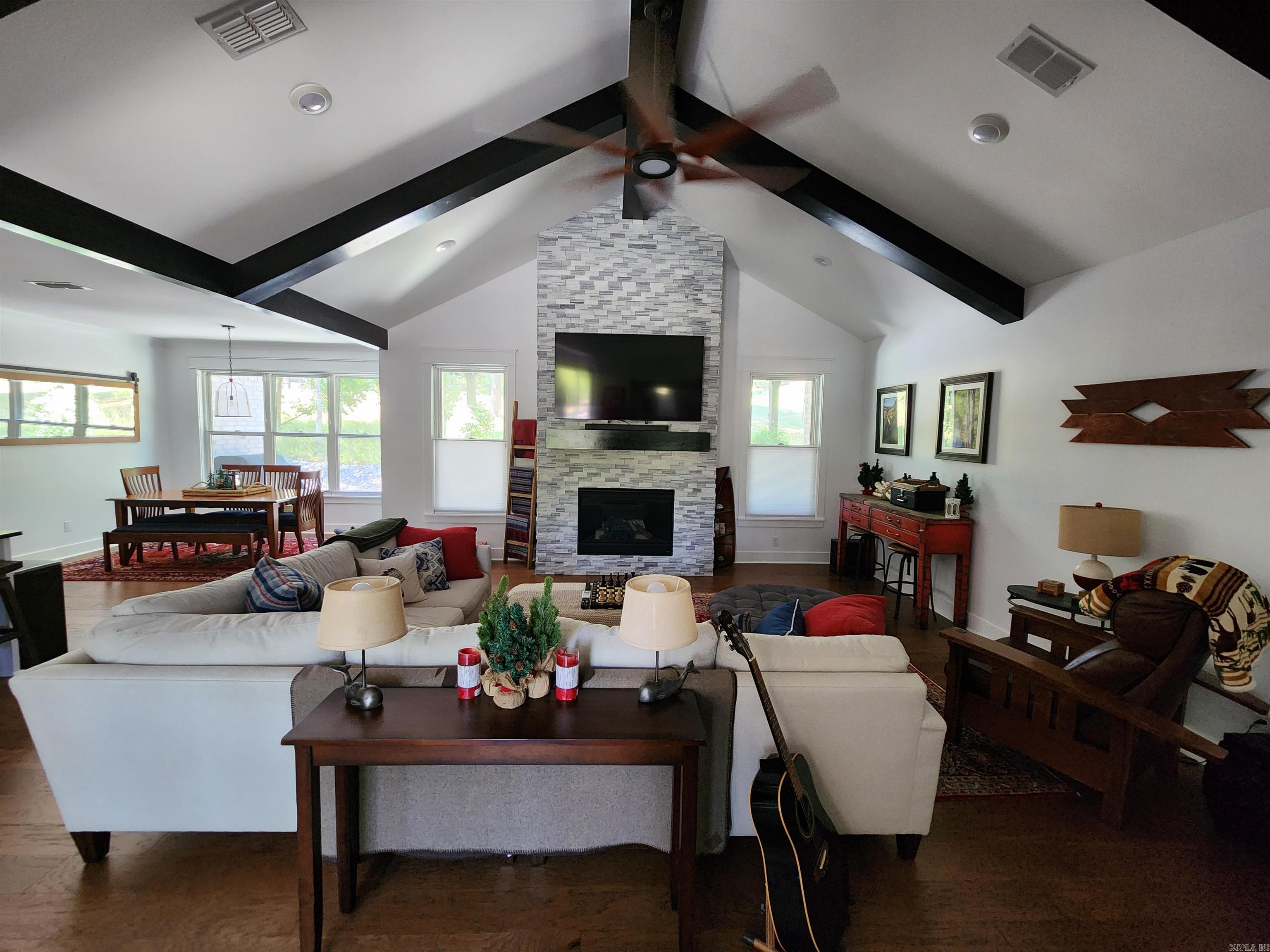 LADERA - Residential