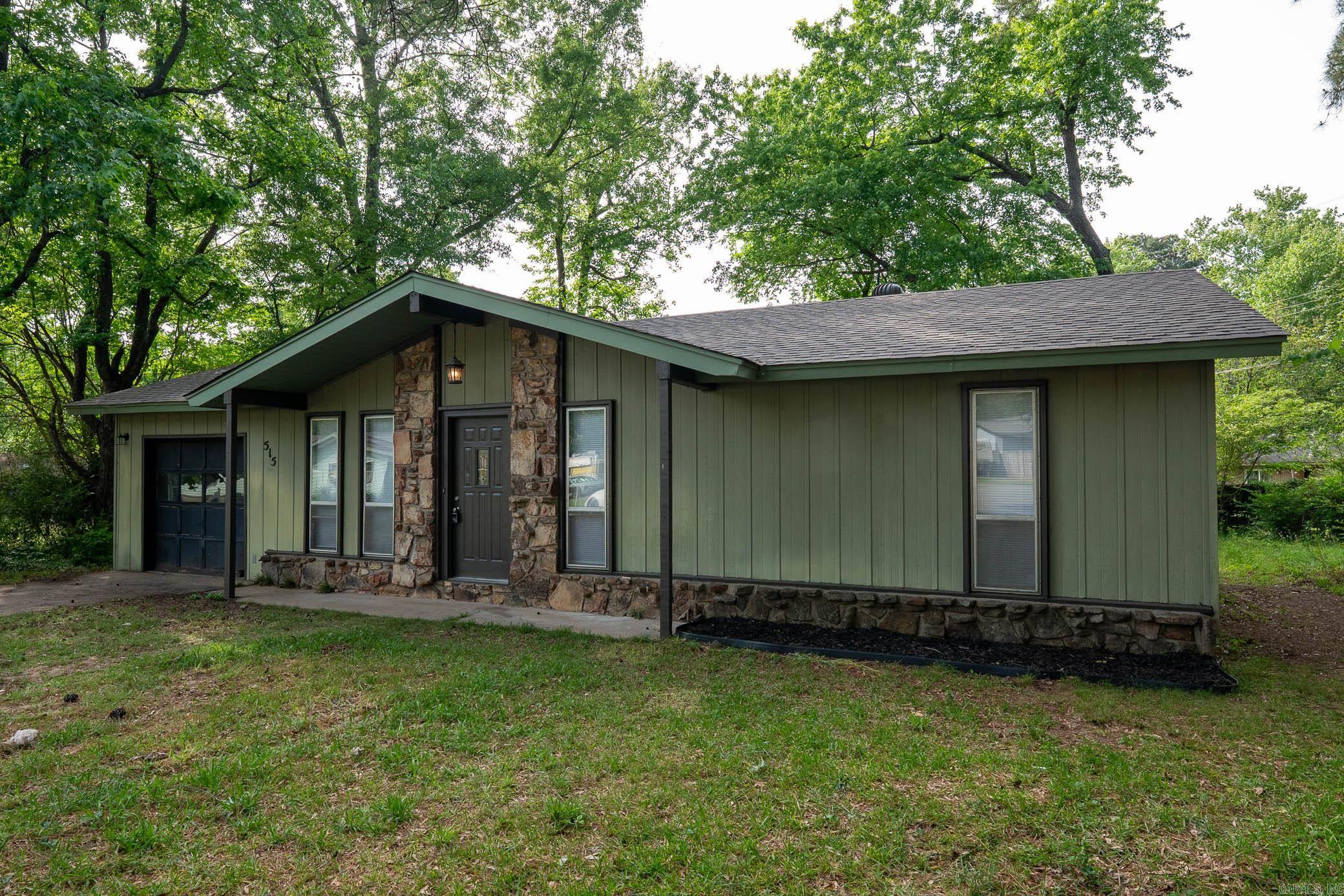 TOWERING OAKS - Residential