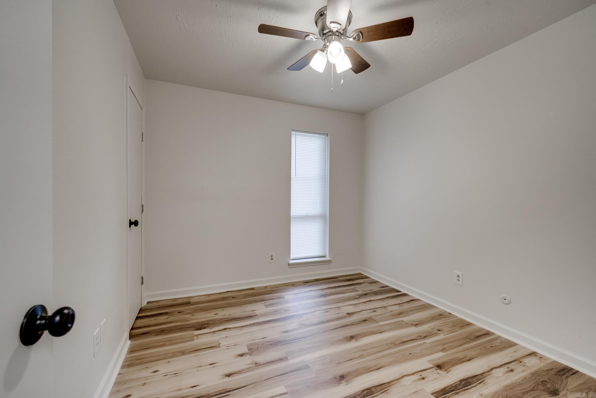 TOWERING OAKS - Residential