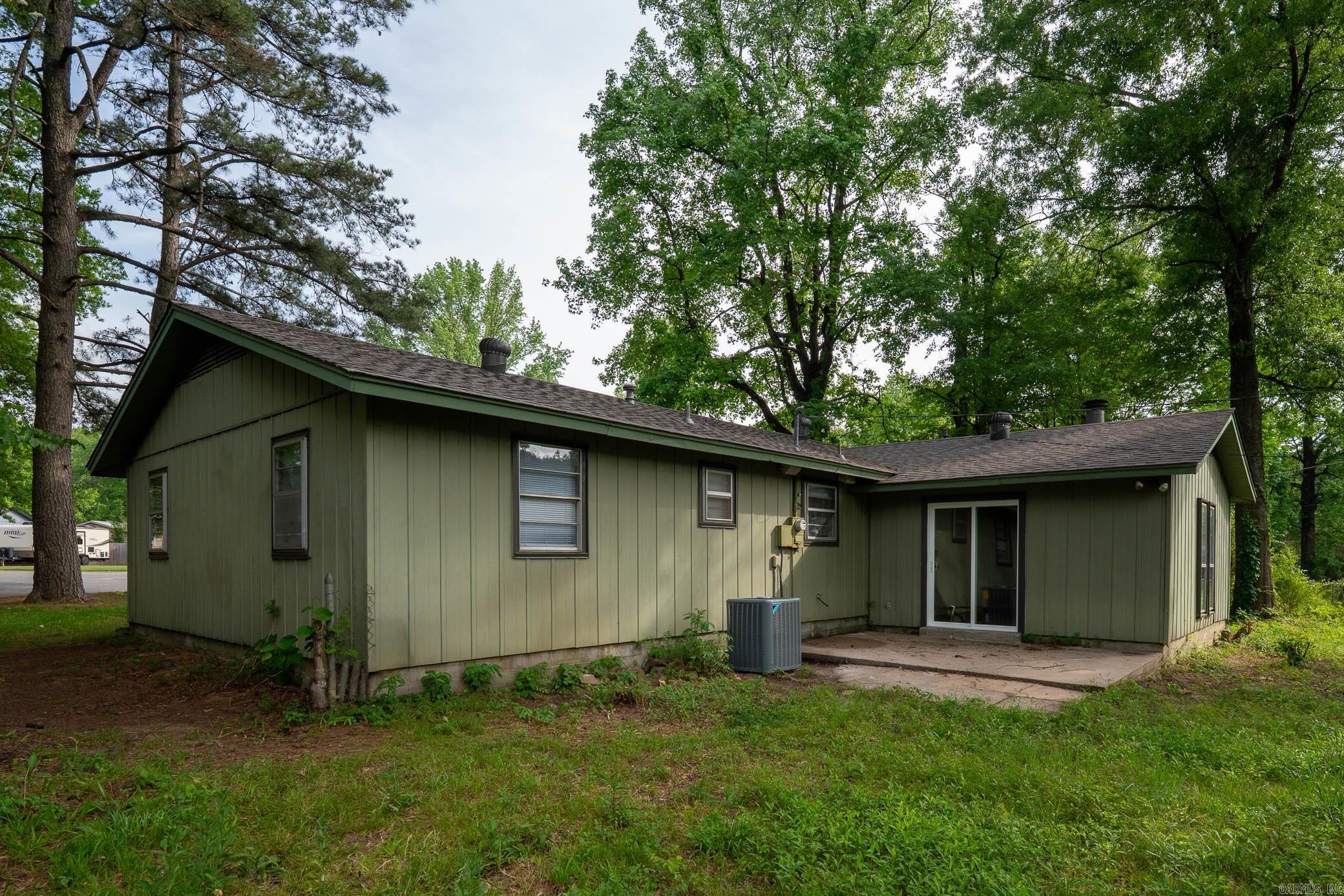 TOWERING OAKS - Residential