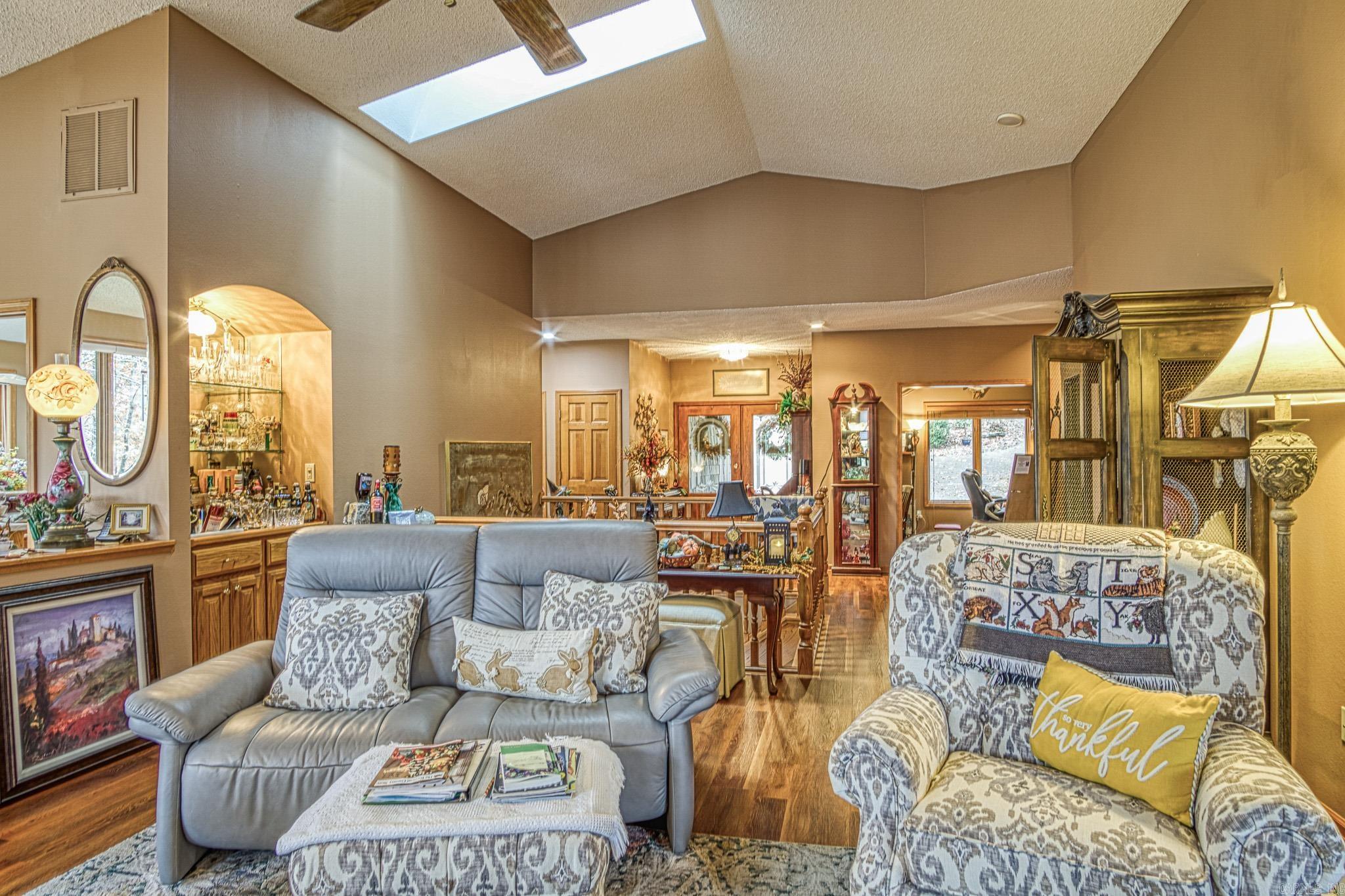 BAJADA - Residential