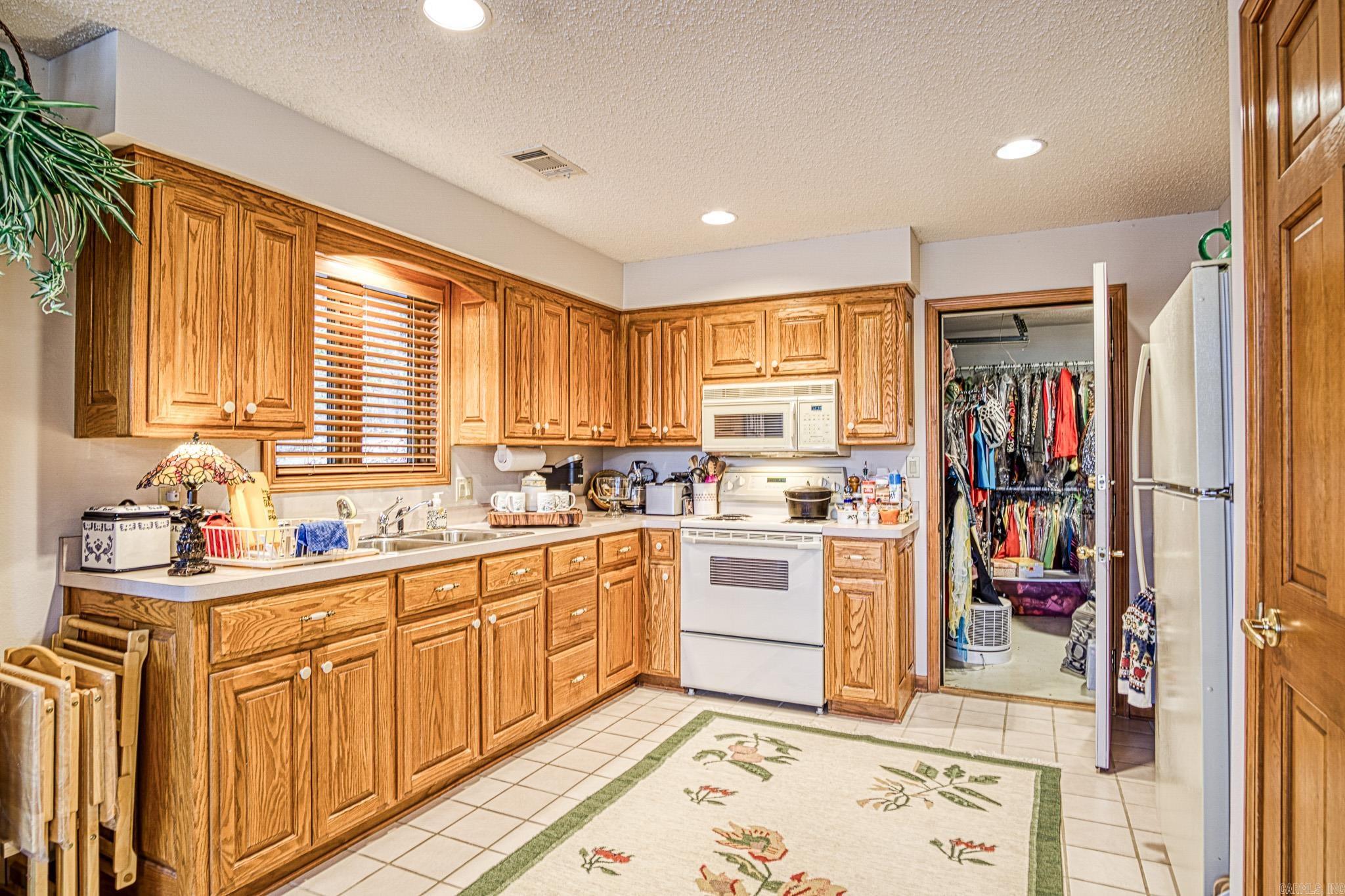 BAJADA - Residential