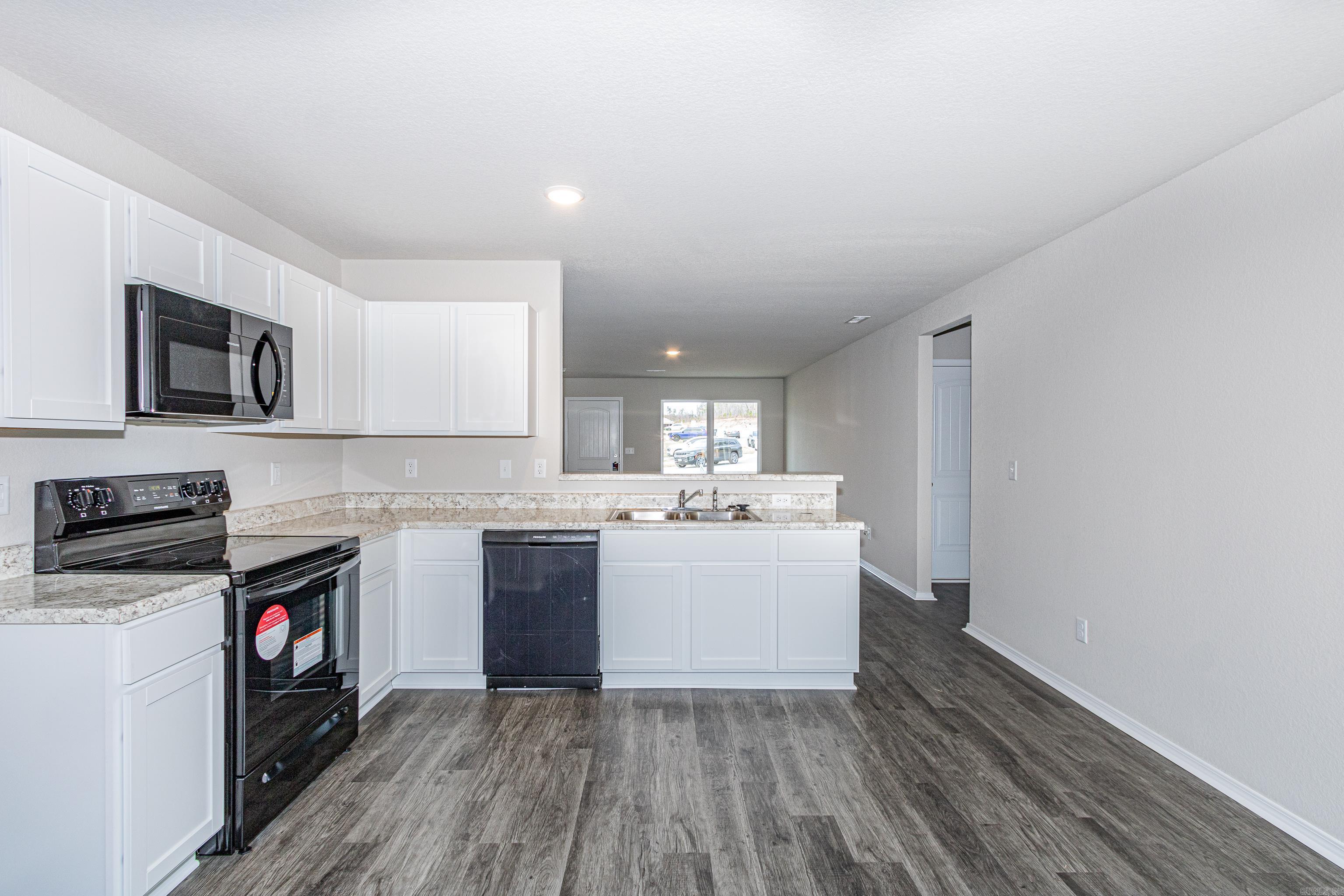 HILLDALE CROSSING - Residential