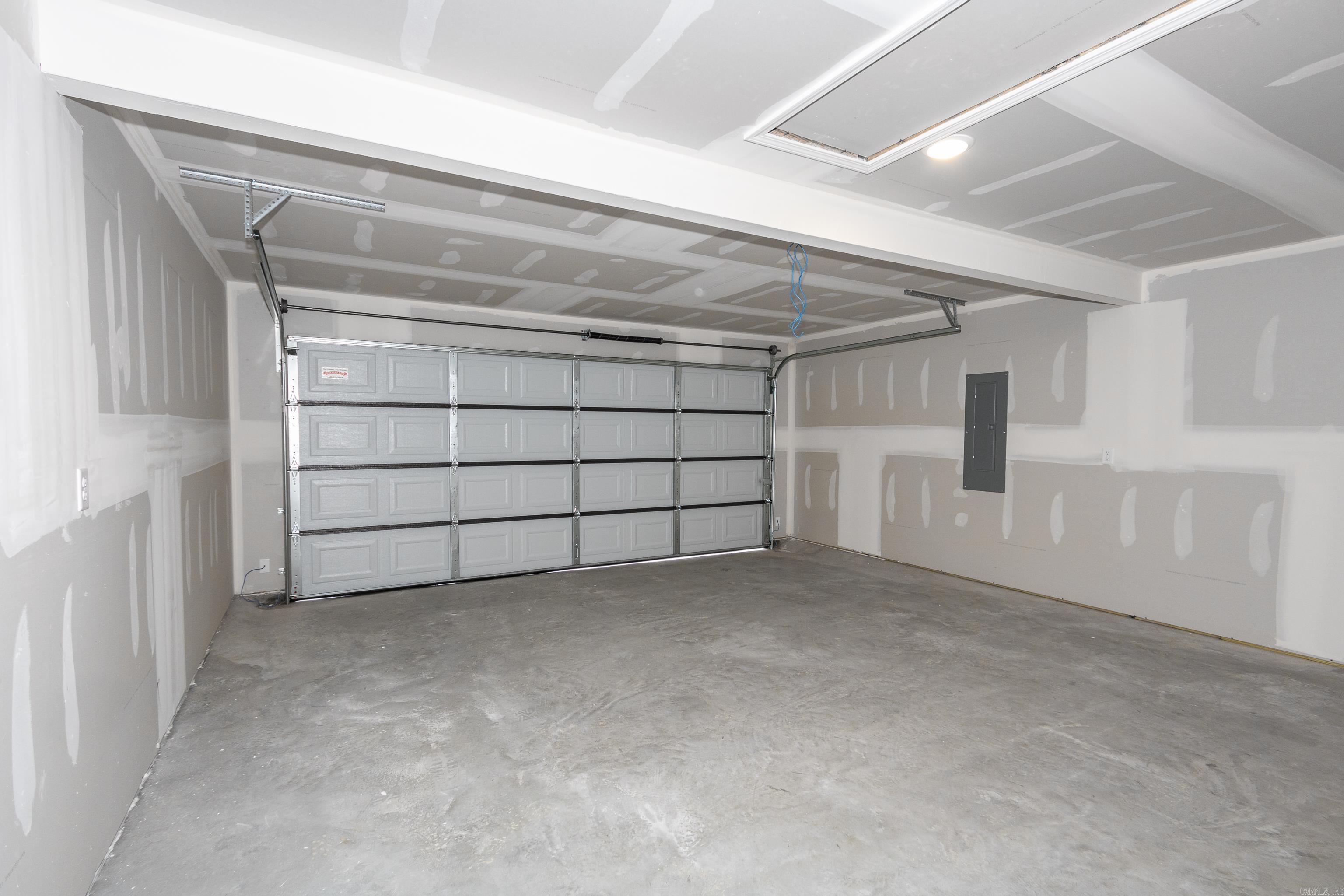 HILLDALE CROSSING - Residential