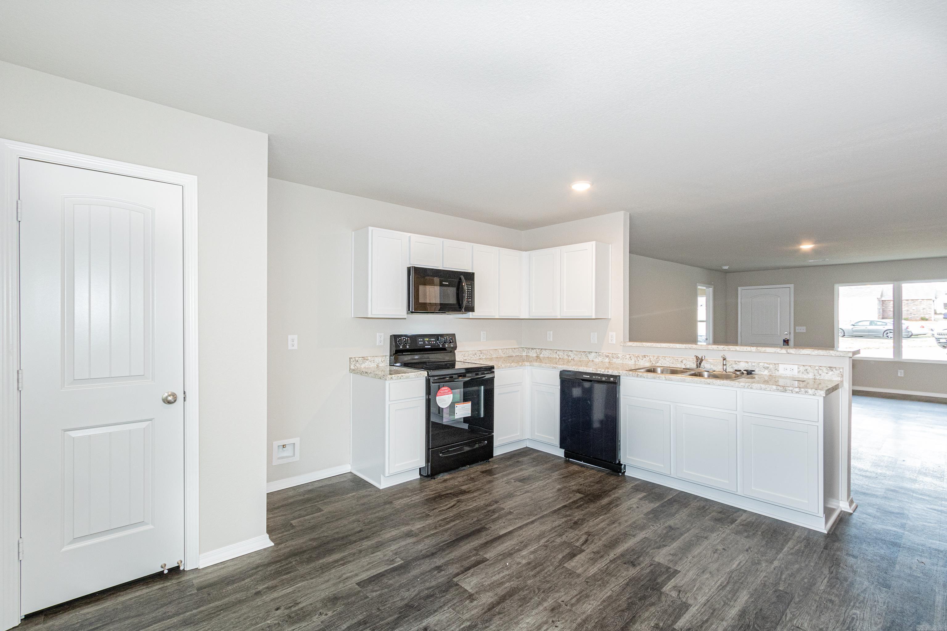 HILLDALE CROSSING - Residential