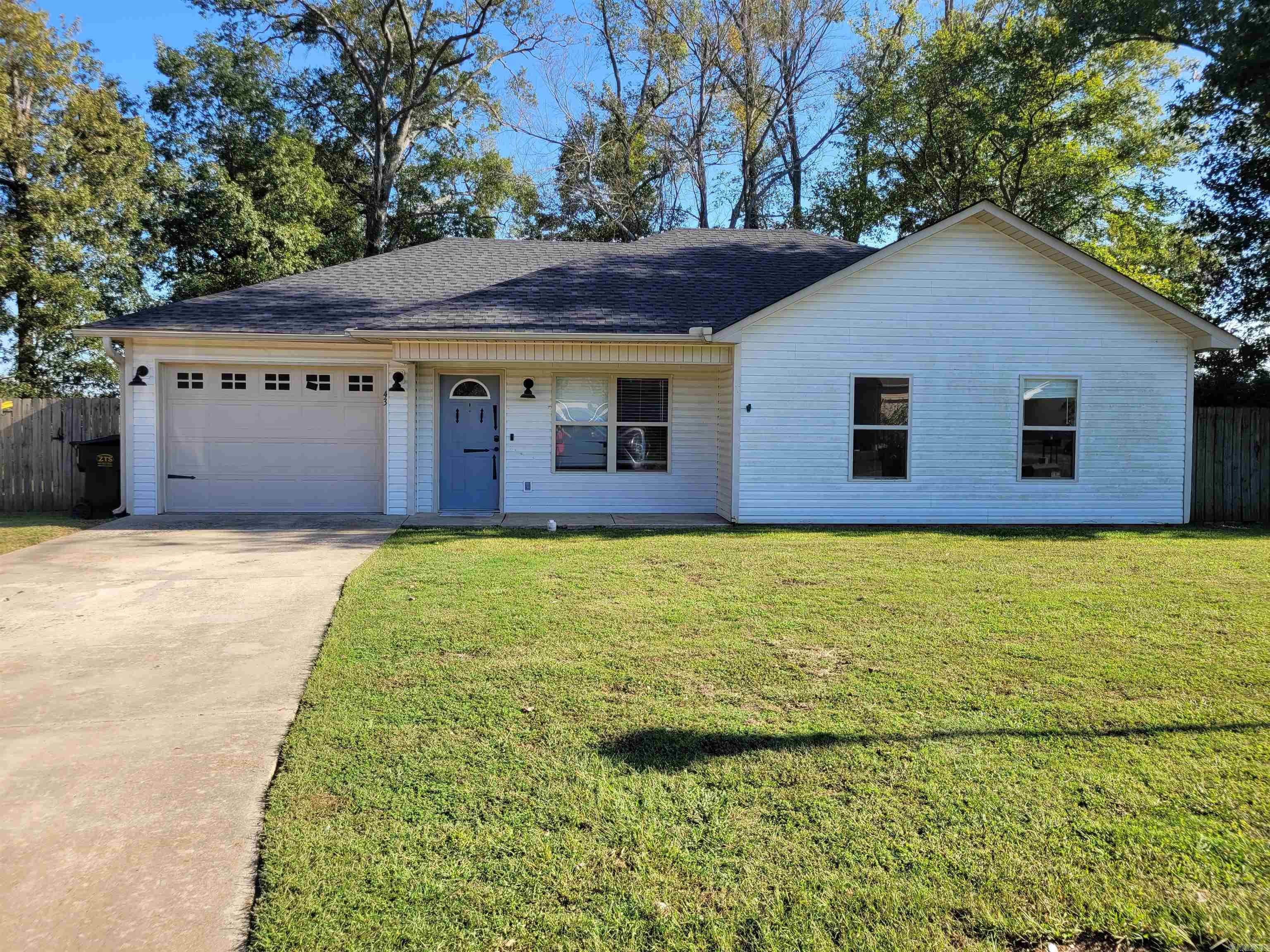 GOLDEN MEADOWS - Residential