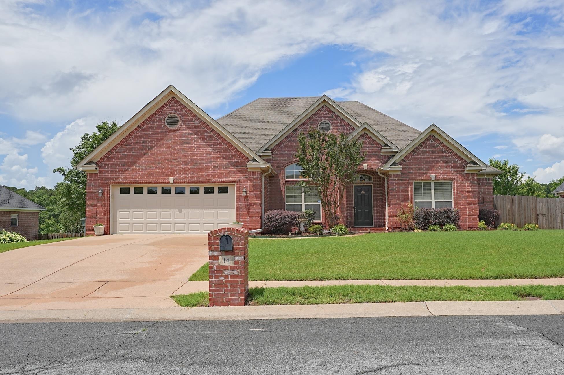 CAPITOL LAKES ESTATES - Residential