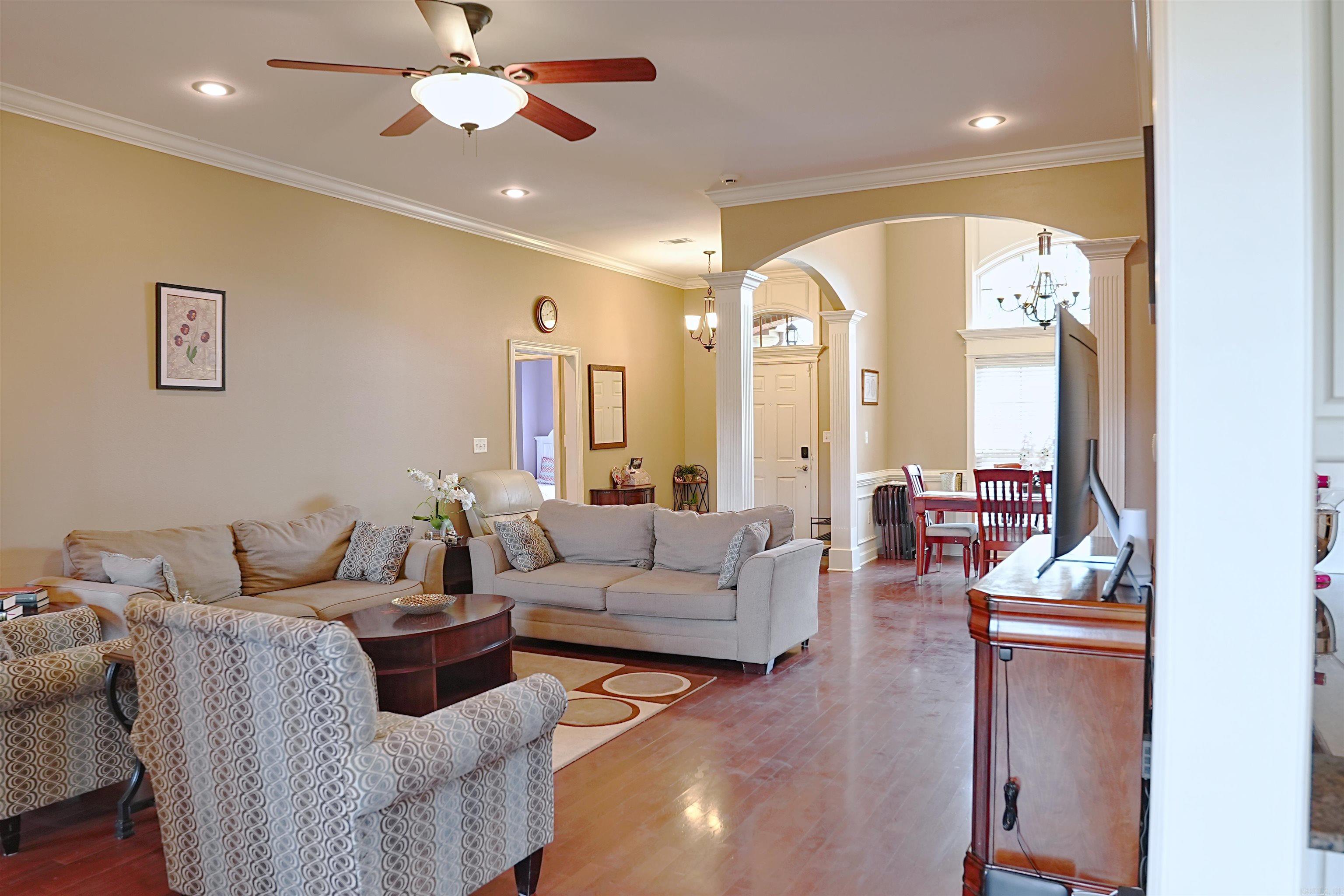 CAPITOL LAKES ESTATES - Residential