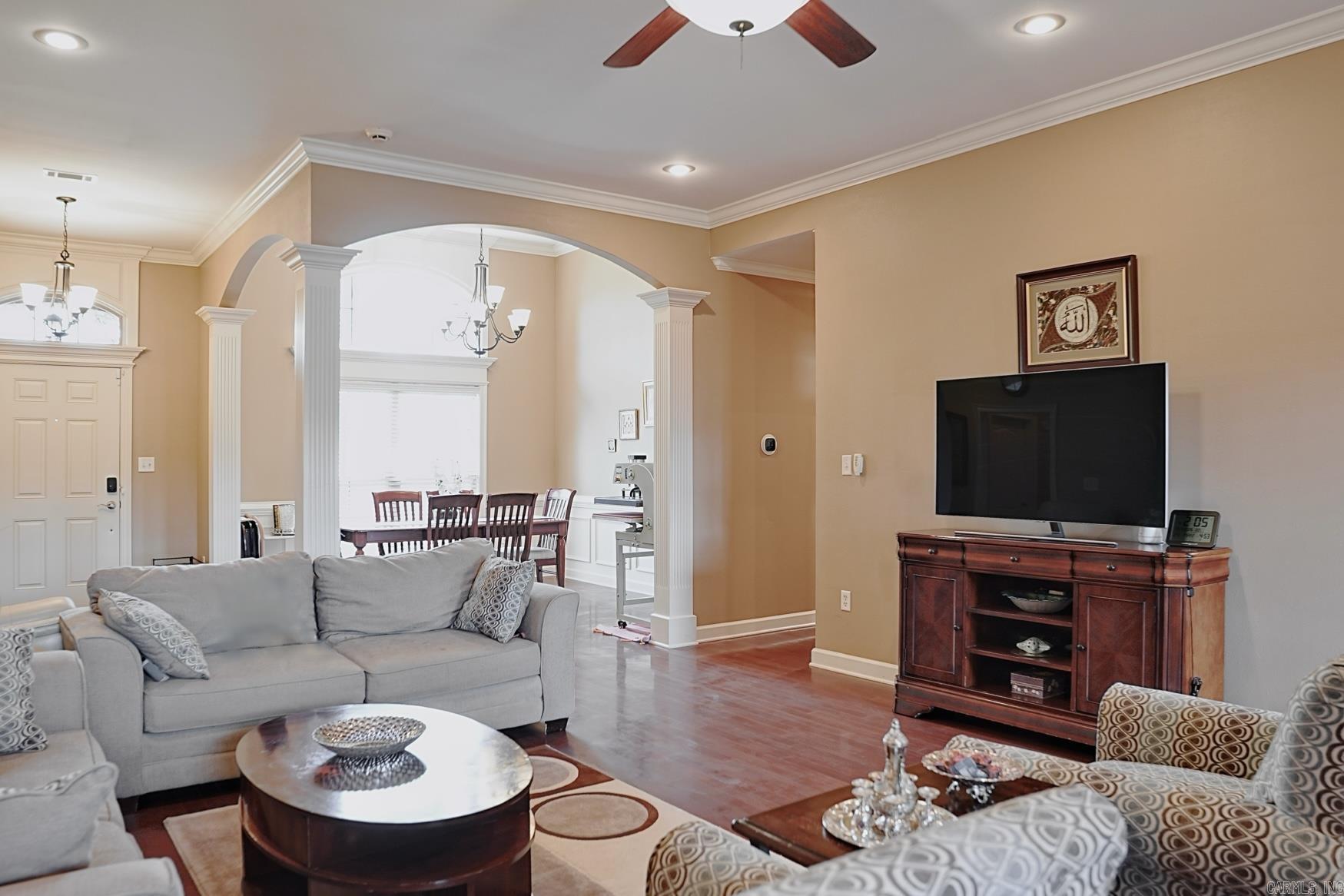 CAPITOL LAKES ESTATES - Residential