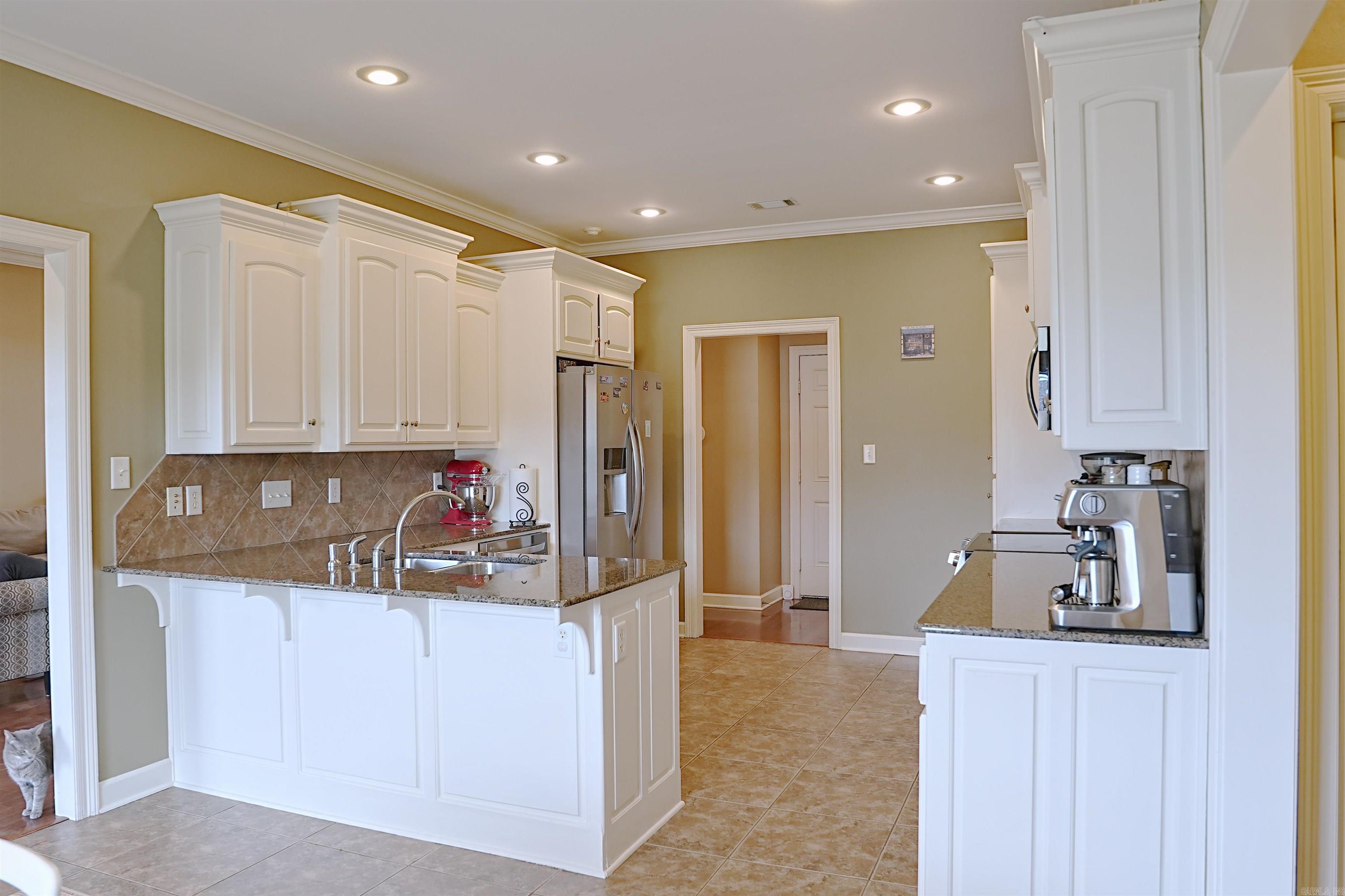 CAPITOL LAKES ESTATES - Residential