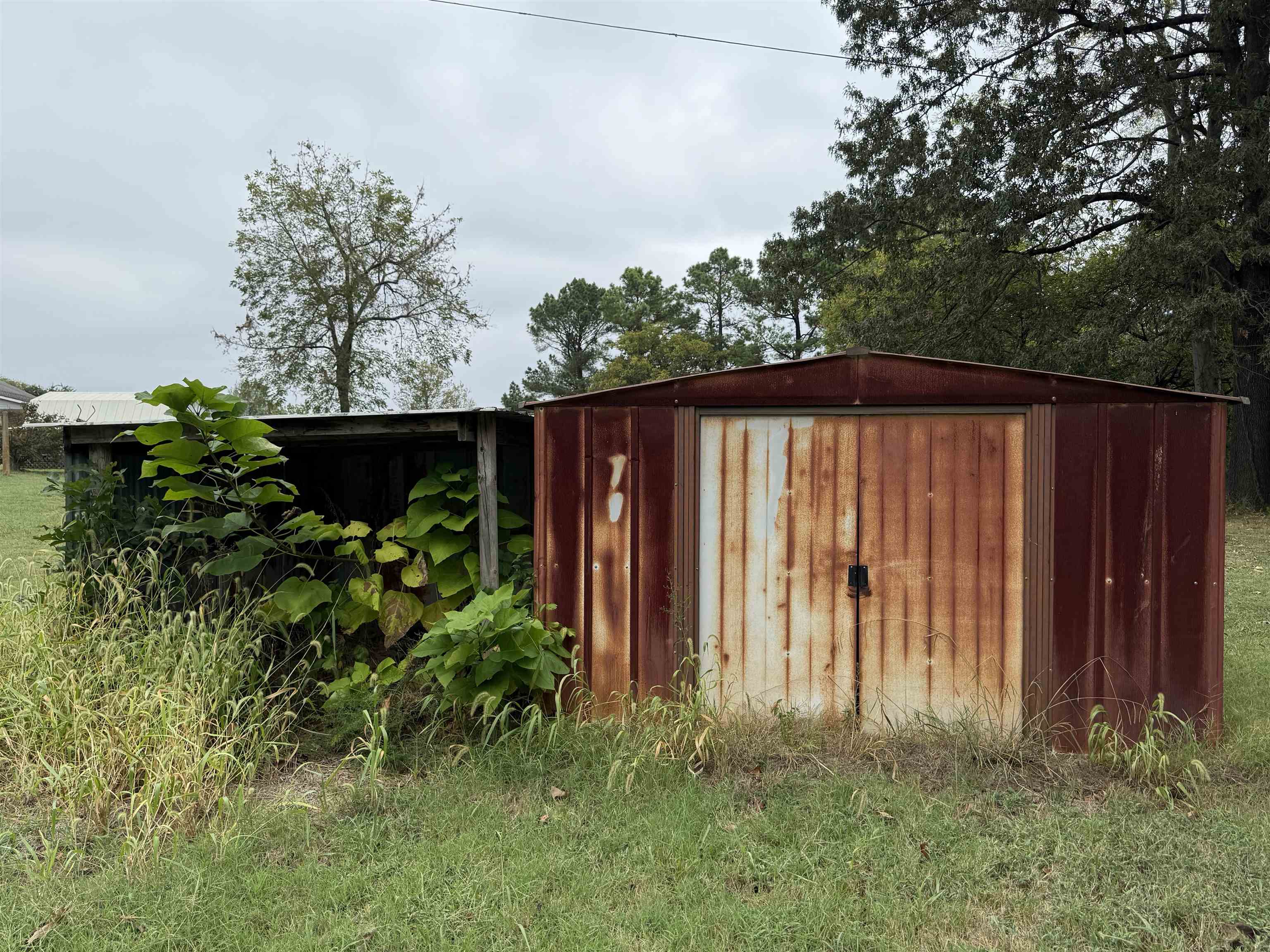 WADDLE & HUGHES - Residential