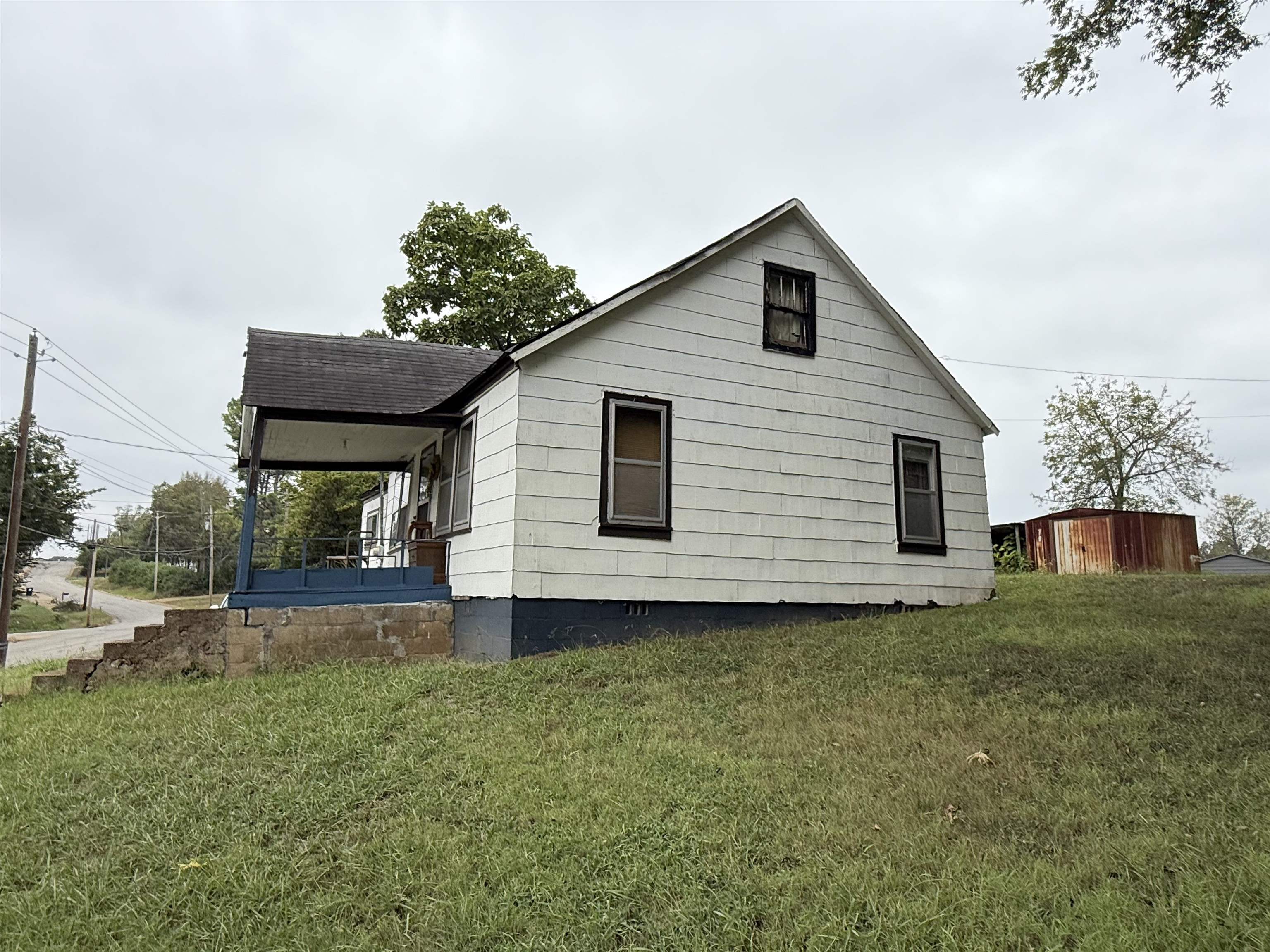 WADDLE & HUGHES - Residential