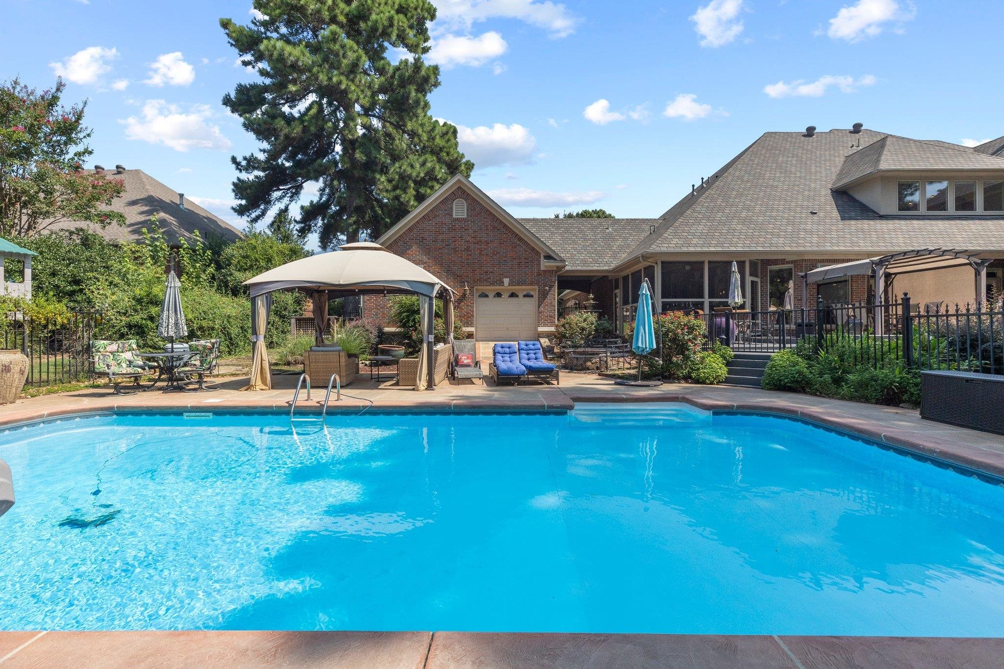 CENTENNIAL VALLEY - Residential