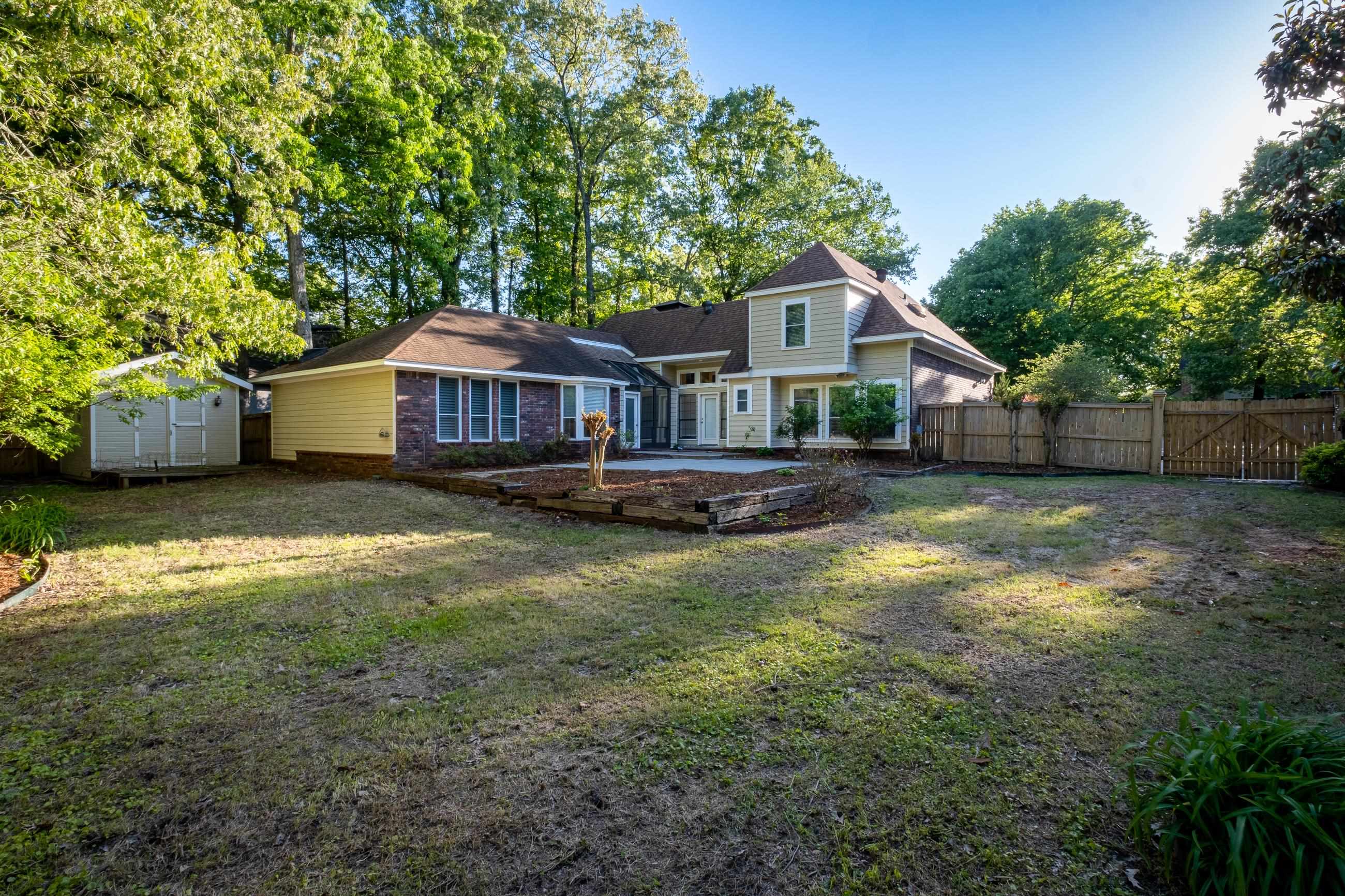 CLUB MANOR - Residential