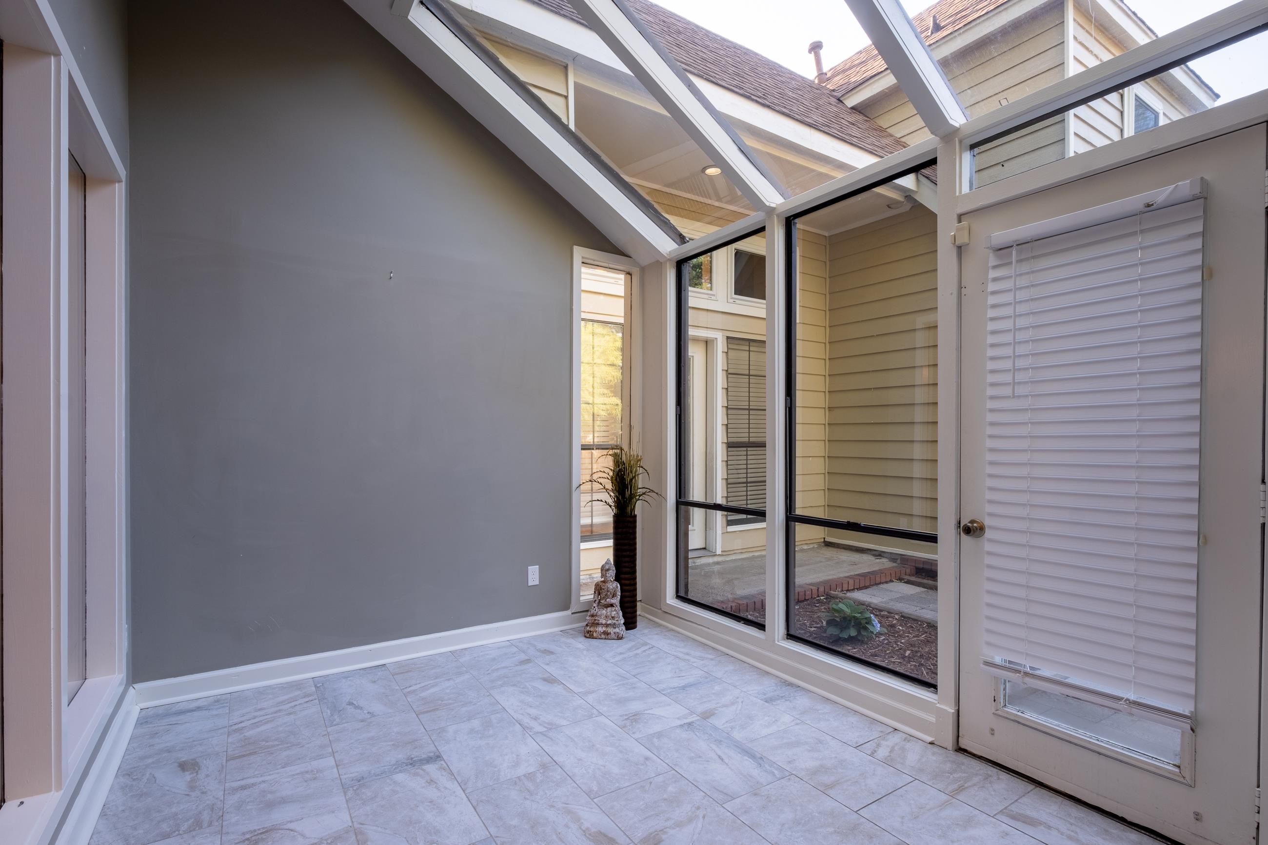 CLUB MANOR - Residential