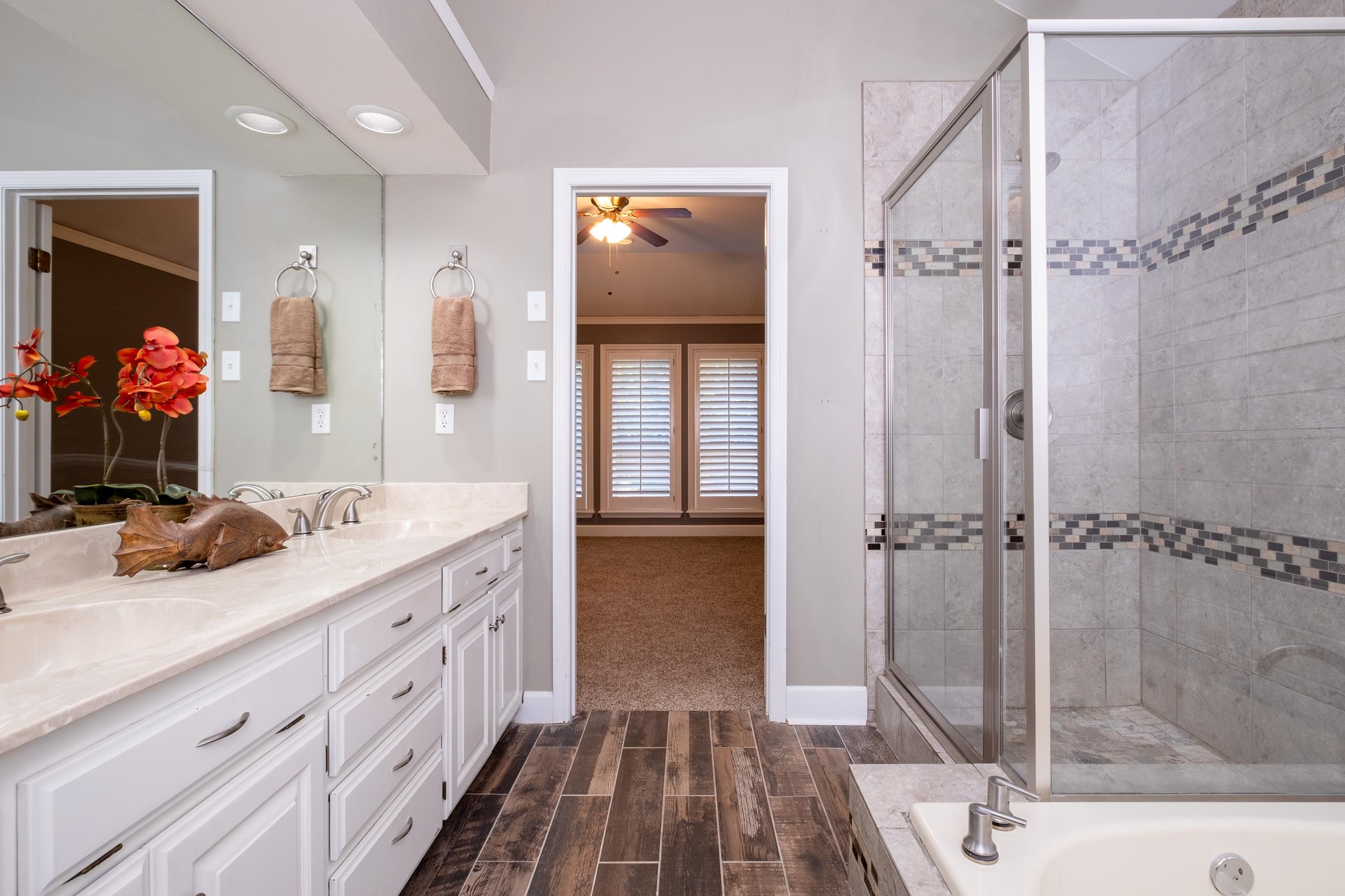 CLUB MANOR - Residential