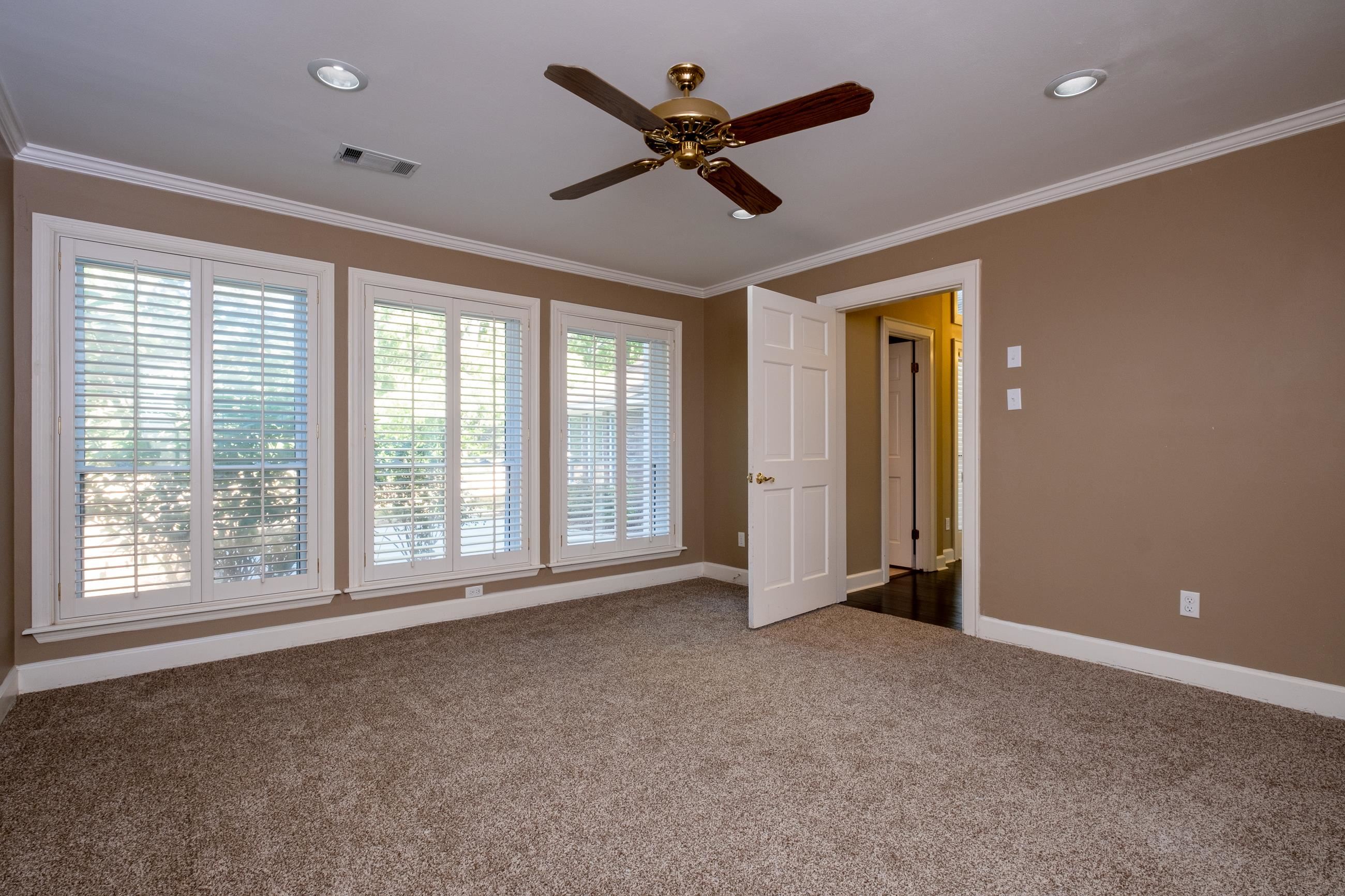 CLUB MANOR - Residential