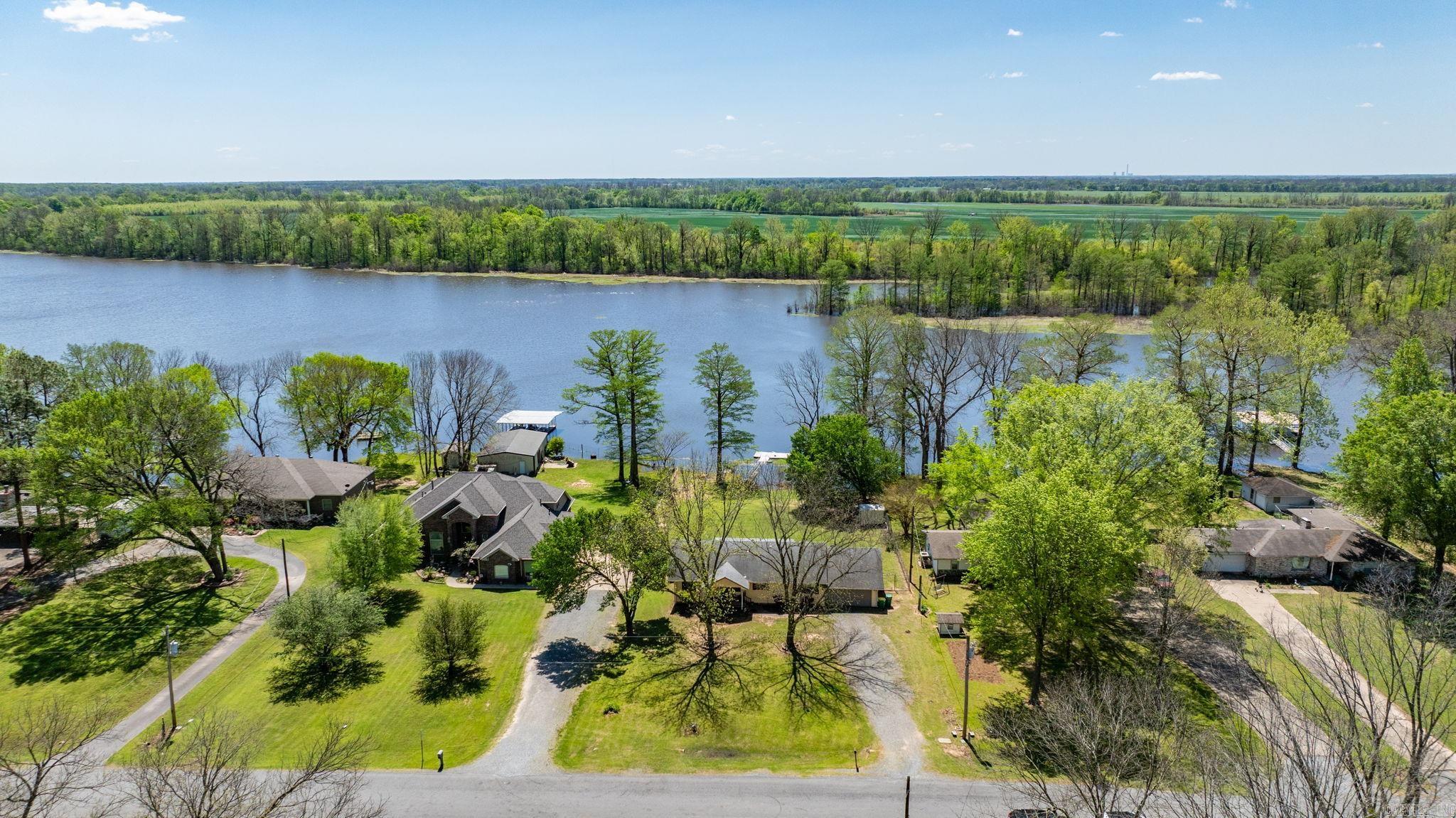 RIVER MANOR EST - Residential