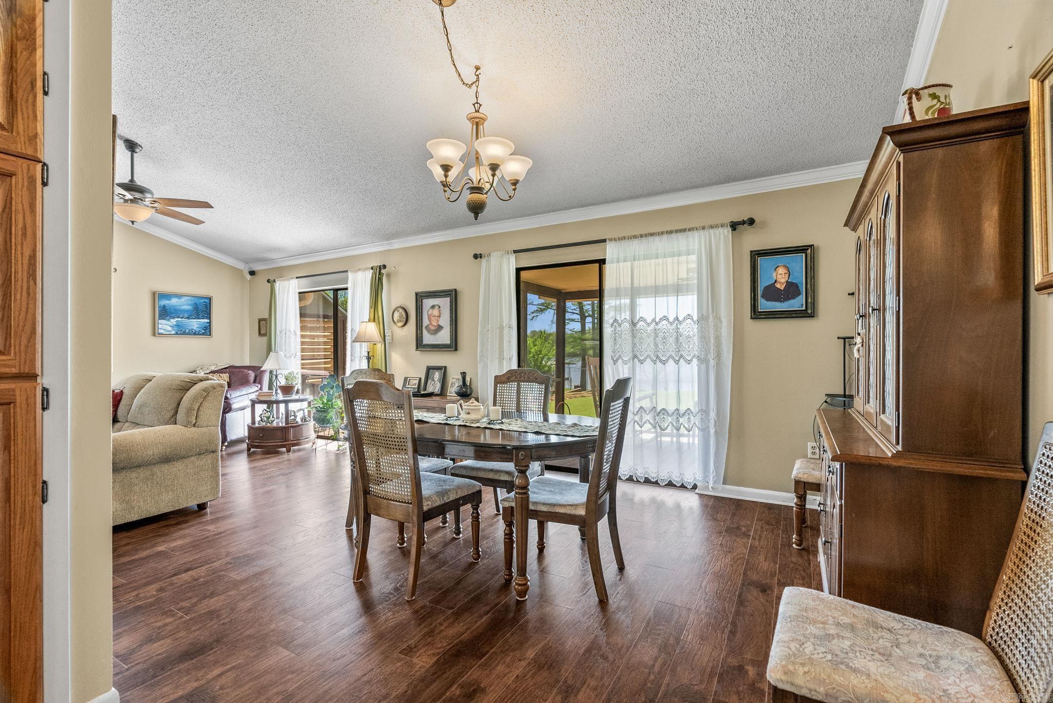 RIVER MANOR EST - Residential
