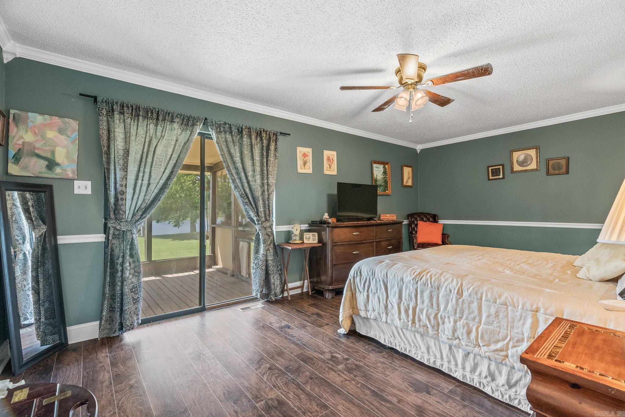 RIVER MANOR EST - Residential