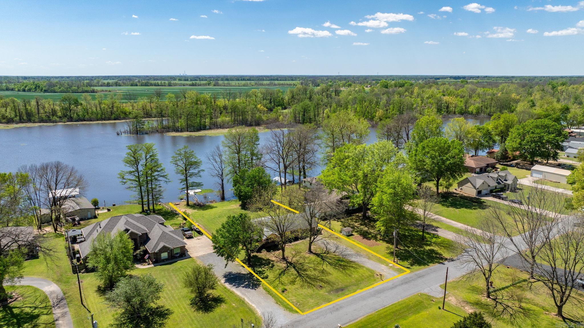 RIVER MANOR EST - Residential