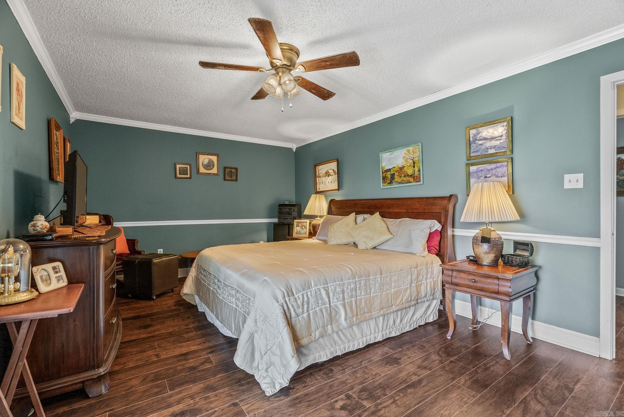 RIVER MANOR EST - Residential