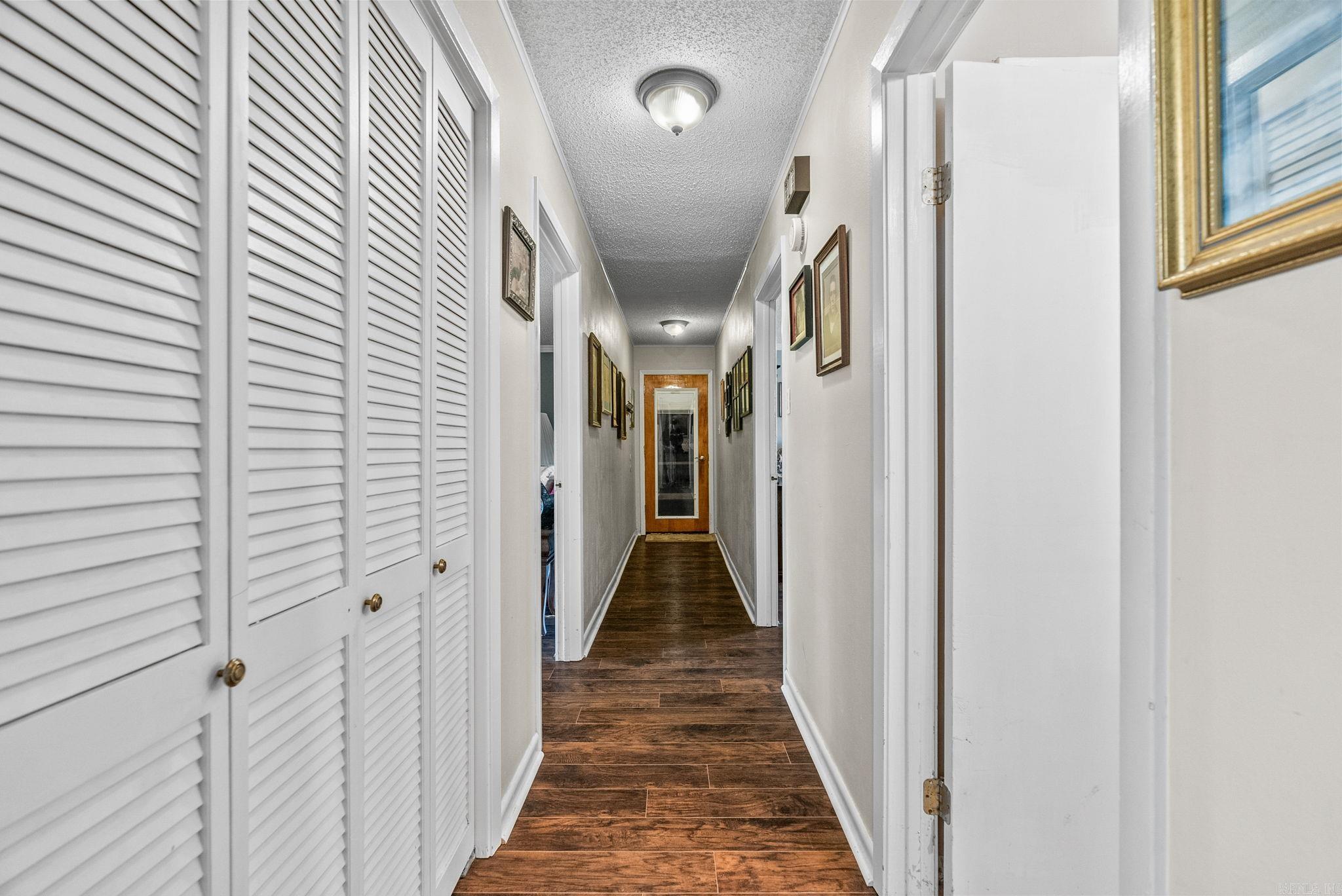 RIVER MANOR EST - Residential