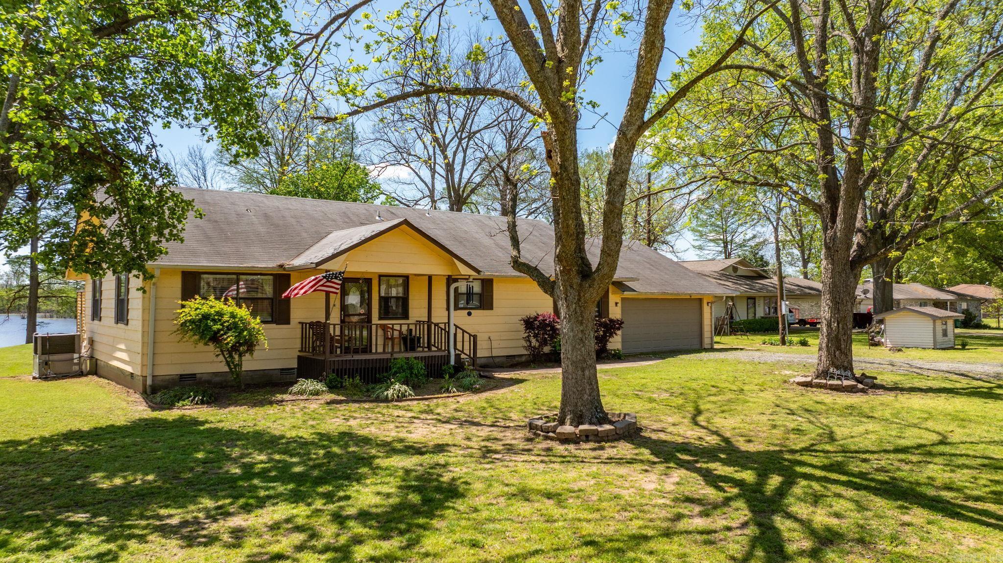 RIVER MANOR EST - Residential