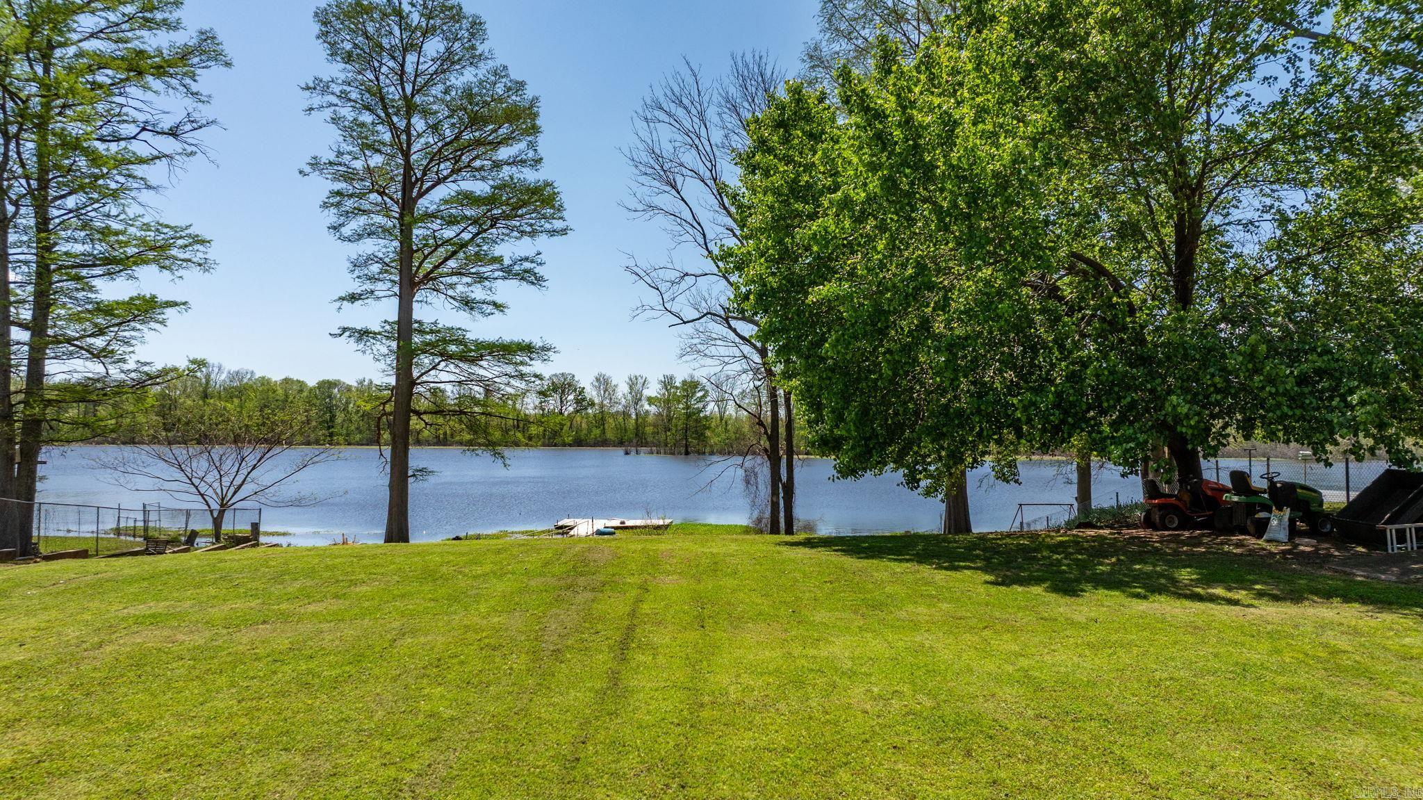 RIVER MANOR EST - Residential