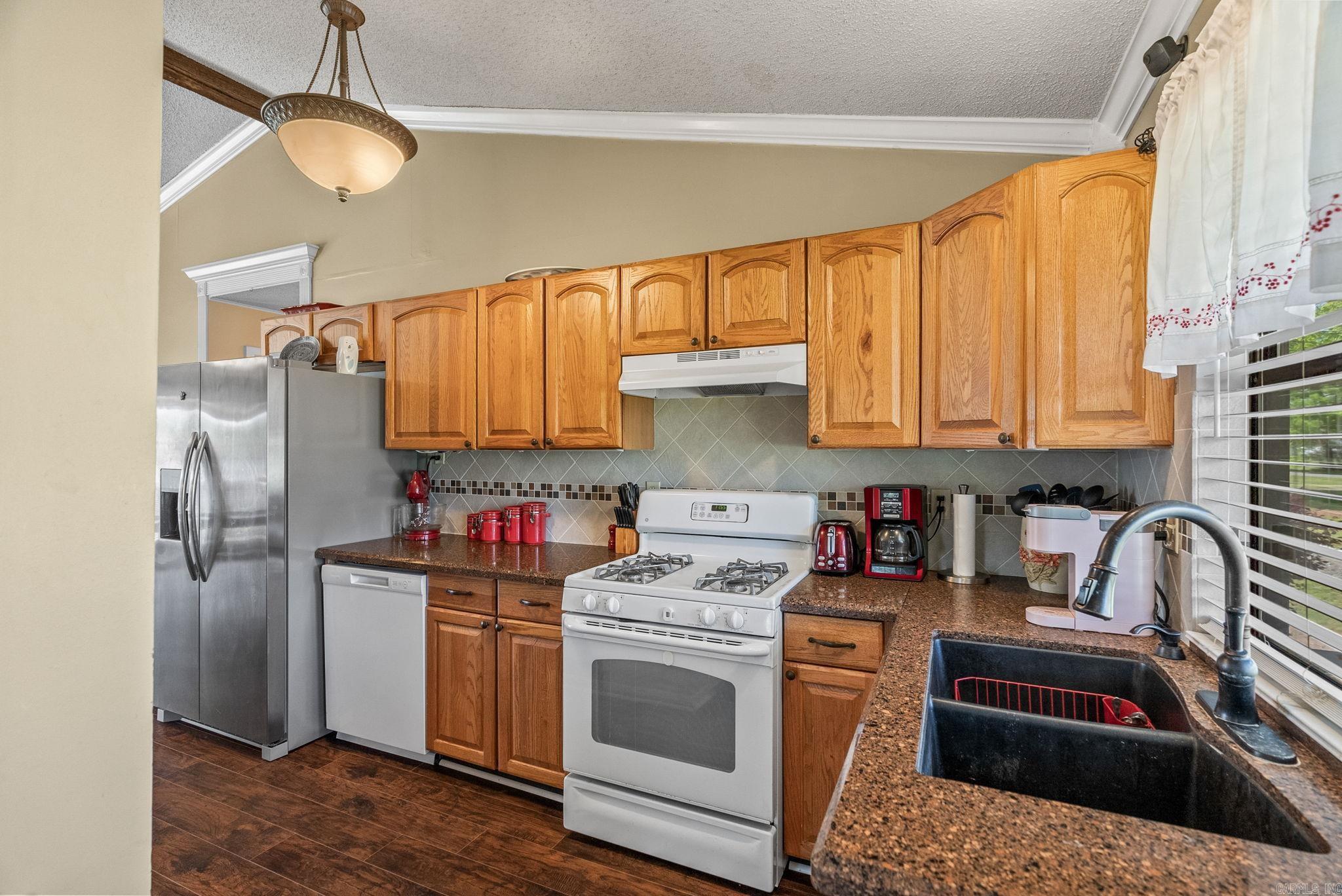 RIVER MANOR EST - Residential