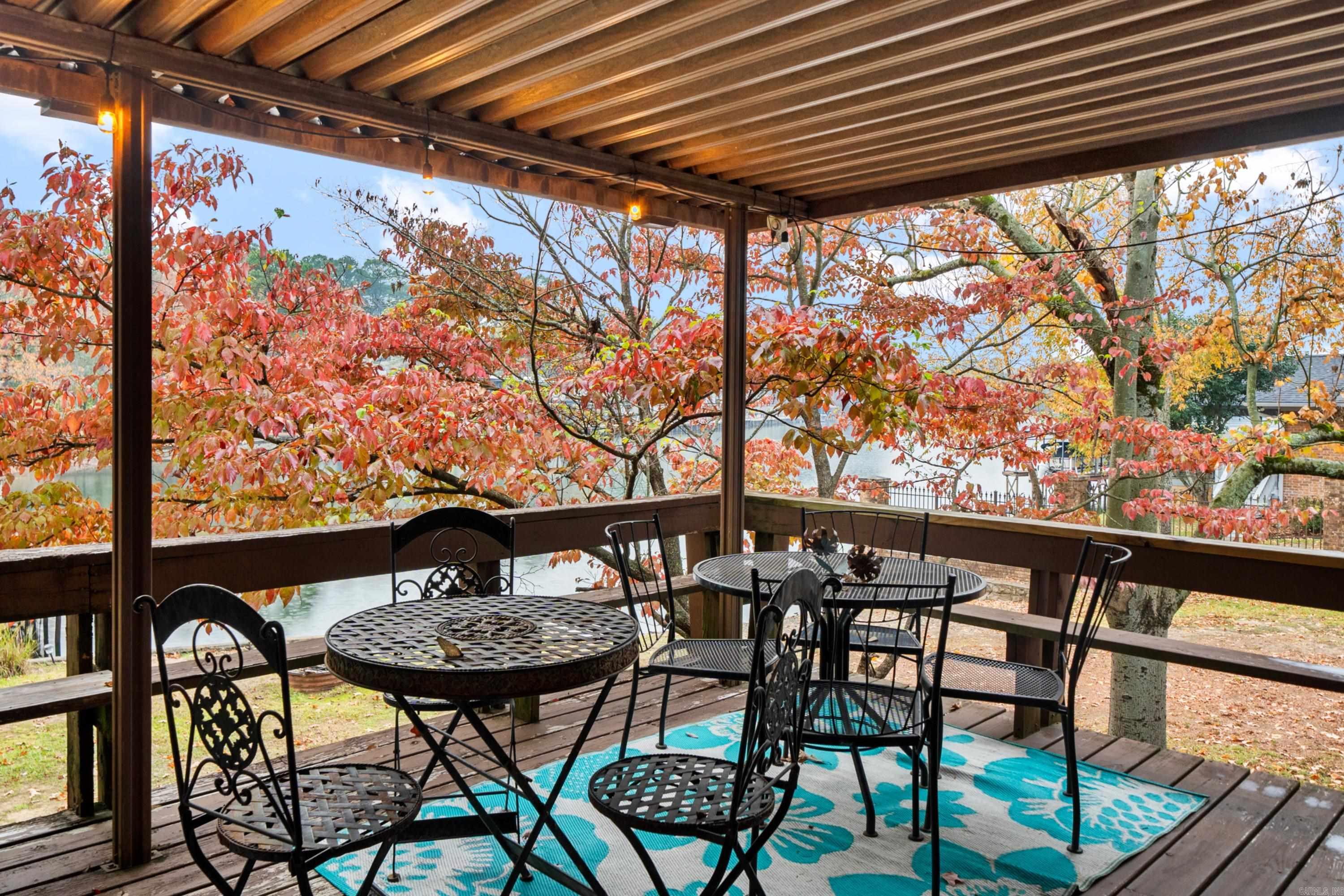 Rhodes Earl Lake - Residential